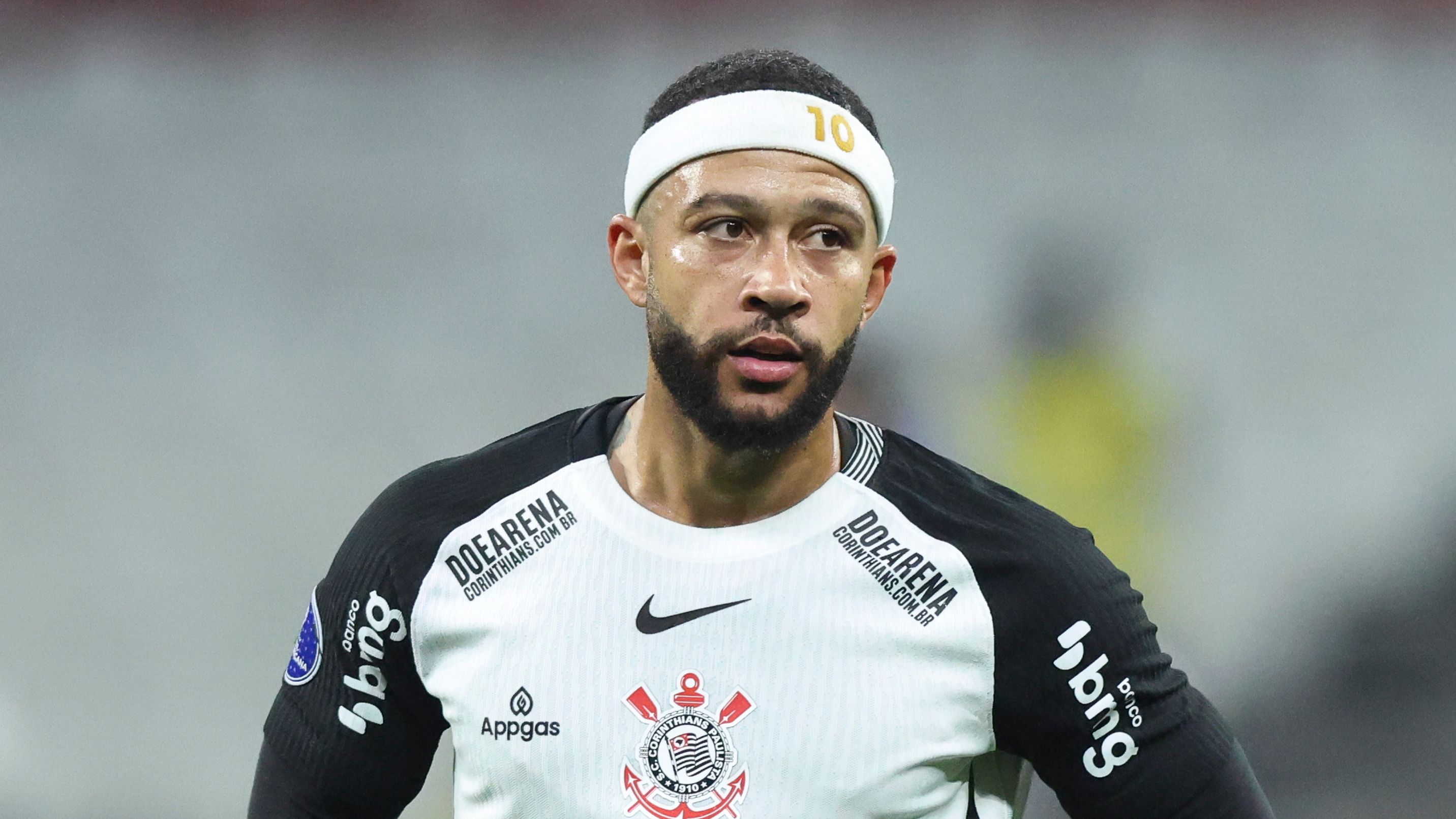 Ex-Man Utd star Memphis Depay embroiled in clash with Corinthians over unpaid bonuses but insists he wants to stay with Brazilian club amid fine threats