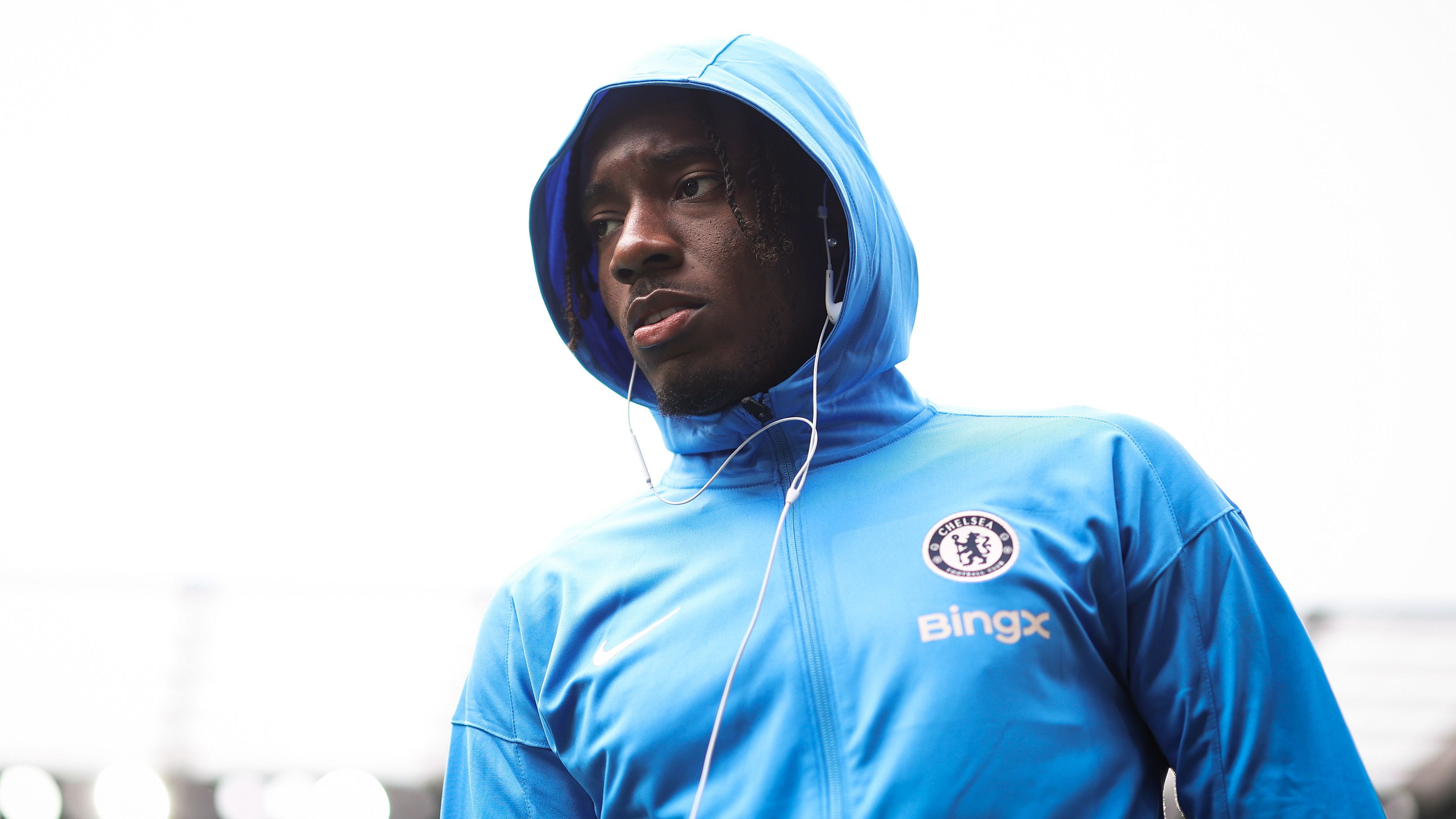 Former Premier League star baffled by Arsenal's pursuit of Noni Madueke and claims key academy talent could leave as a result of Chelsea star's arrival