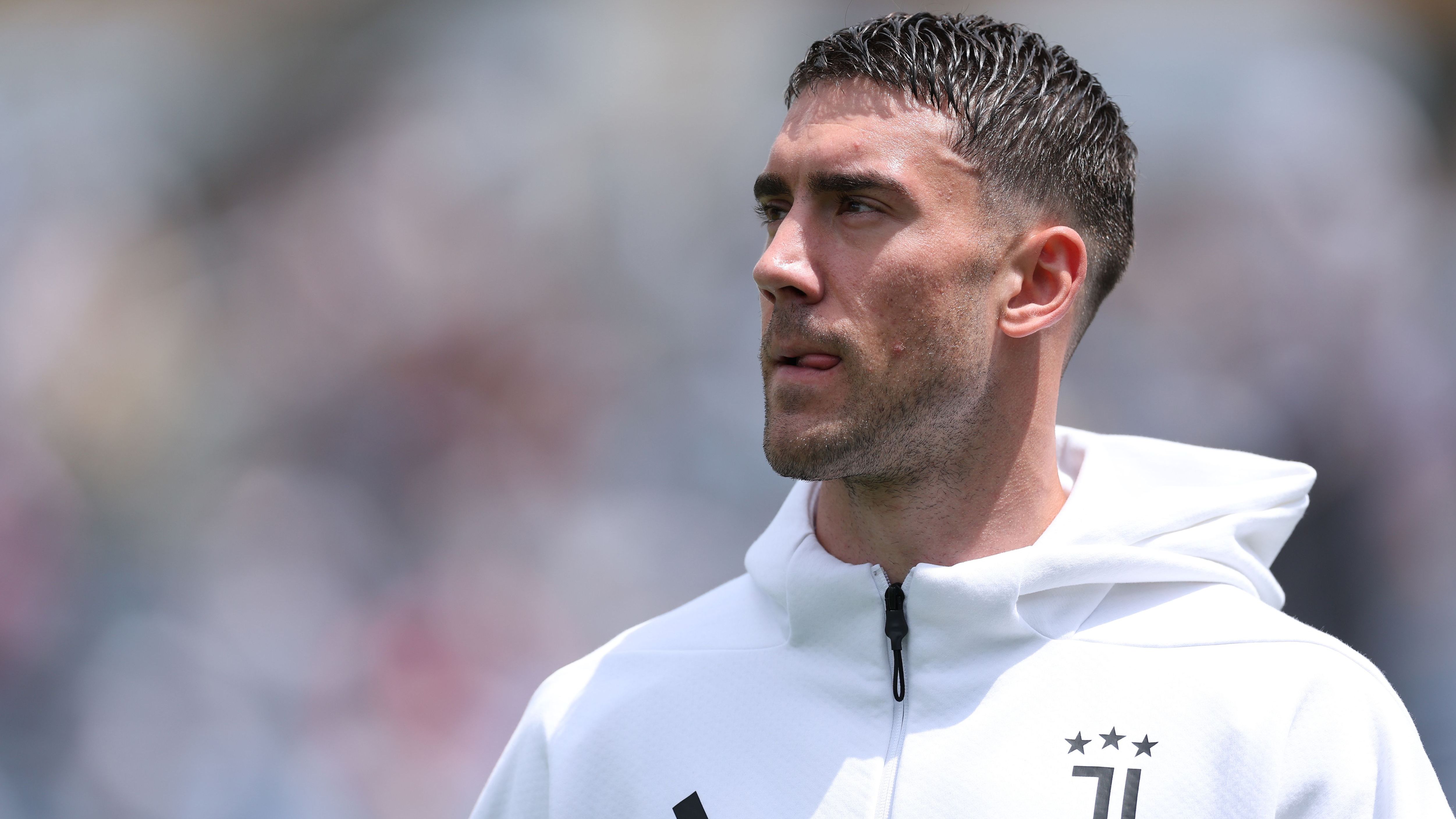 Juventus set asking price for Dusan Vlahovic after rejecting Man Utd and AC Milan target's contract termination request.
