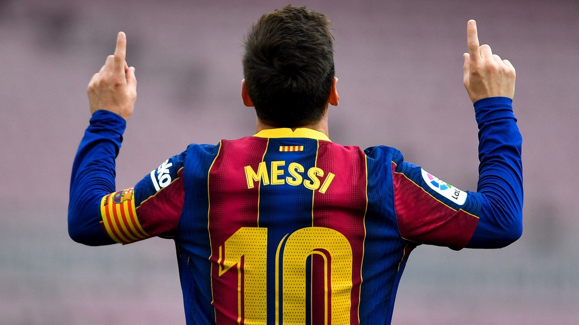 تصنيف: ليونيل ميسي ورونالدينيو وأعظم لاعبي برشلونة الذين ارتدوا الرقم 10 على مر العصور، بينما حصل الشاب المعجزة لامين يامال على رقم القميص الأيقوني
