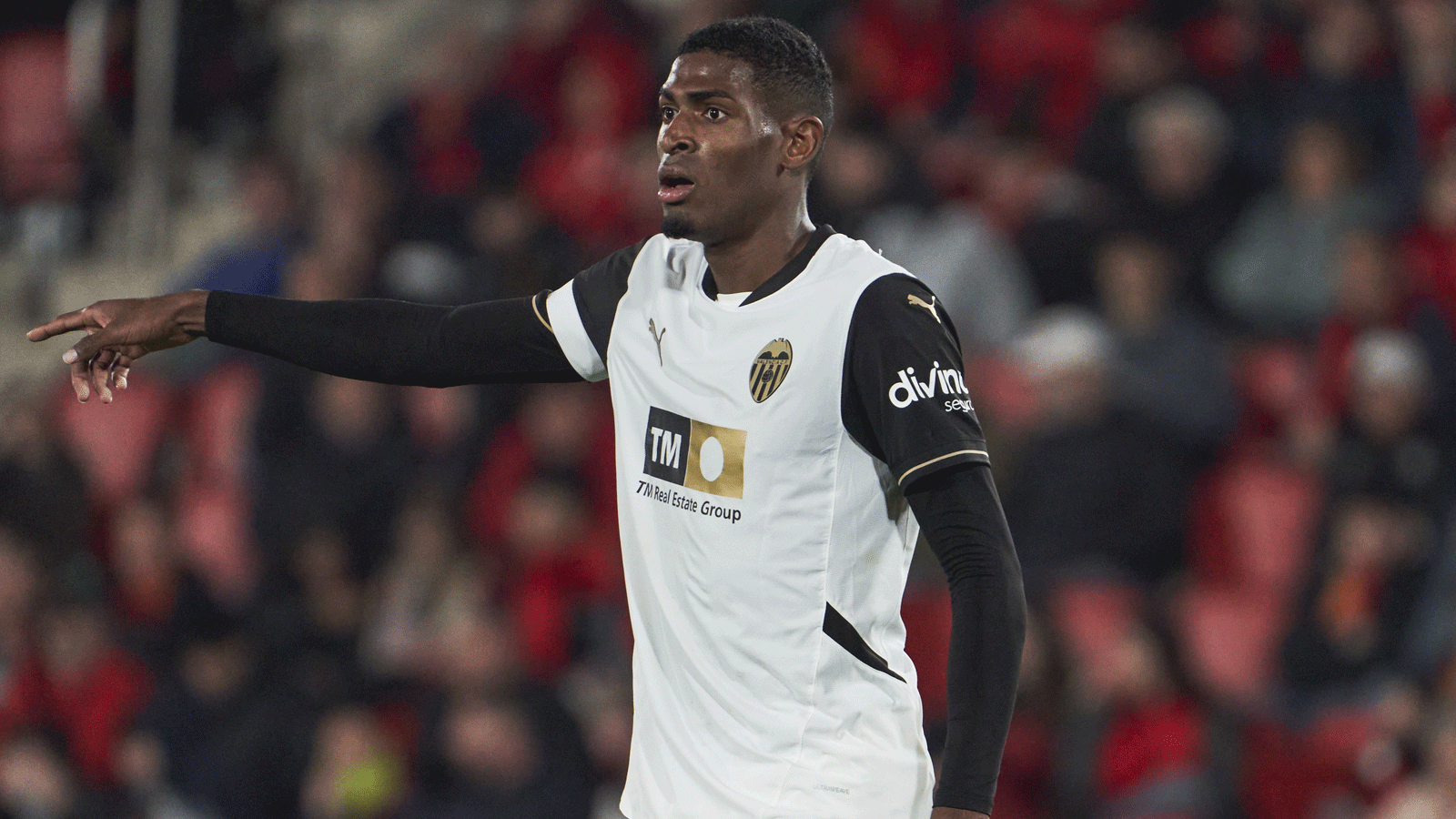 Arsenal appear to accidentally confirm Cristhian Mosquera transfer after releasing image of Valencia defender being interviewed by media team