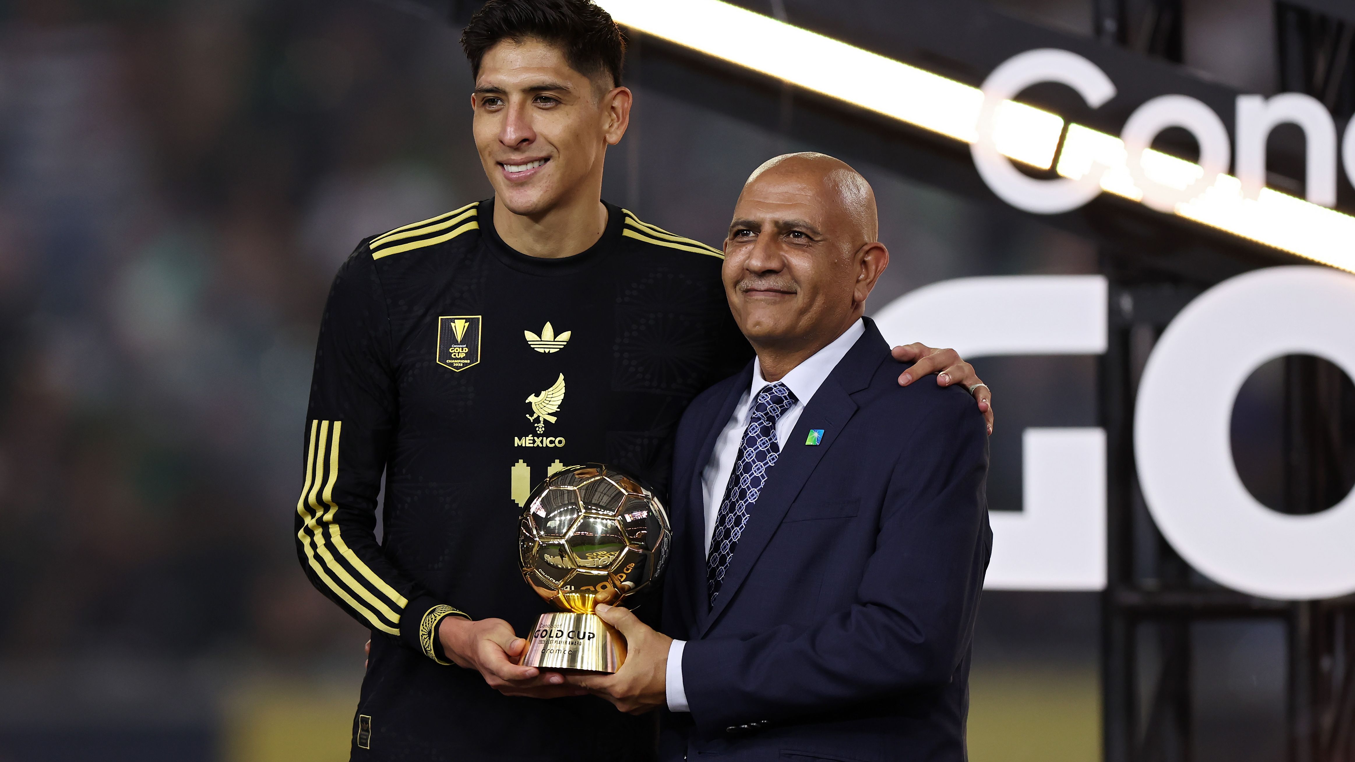 Mexico National Team captain Edson Álvarez reportedly no longer part of West Ham's plans for next season
