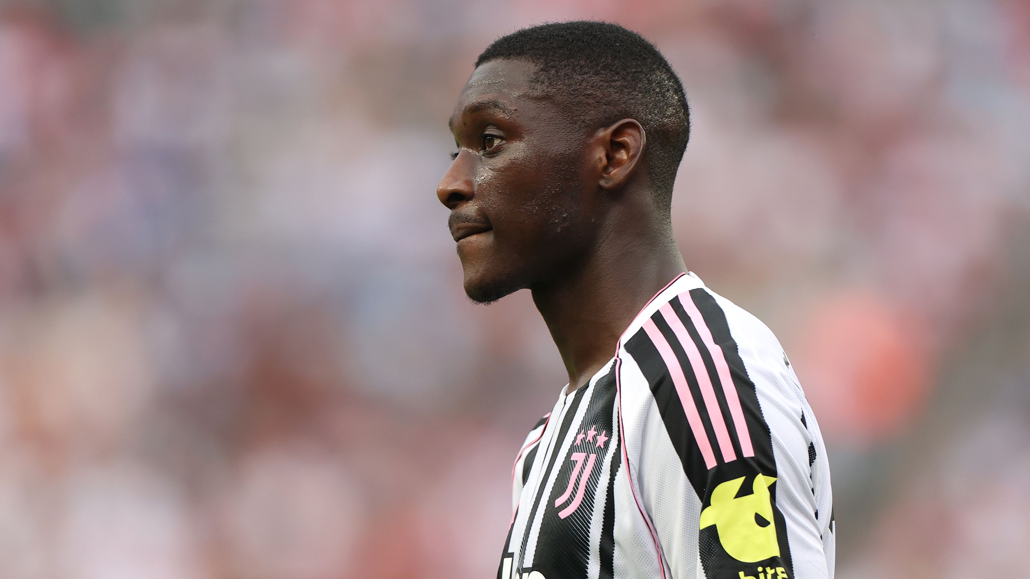 Man Utd & Newcastle turn their attentions to PSG's Randal Kolo Muani in desperate search for new striker