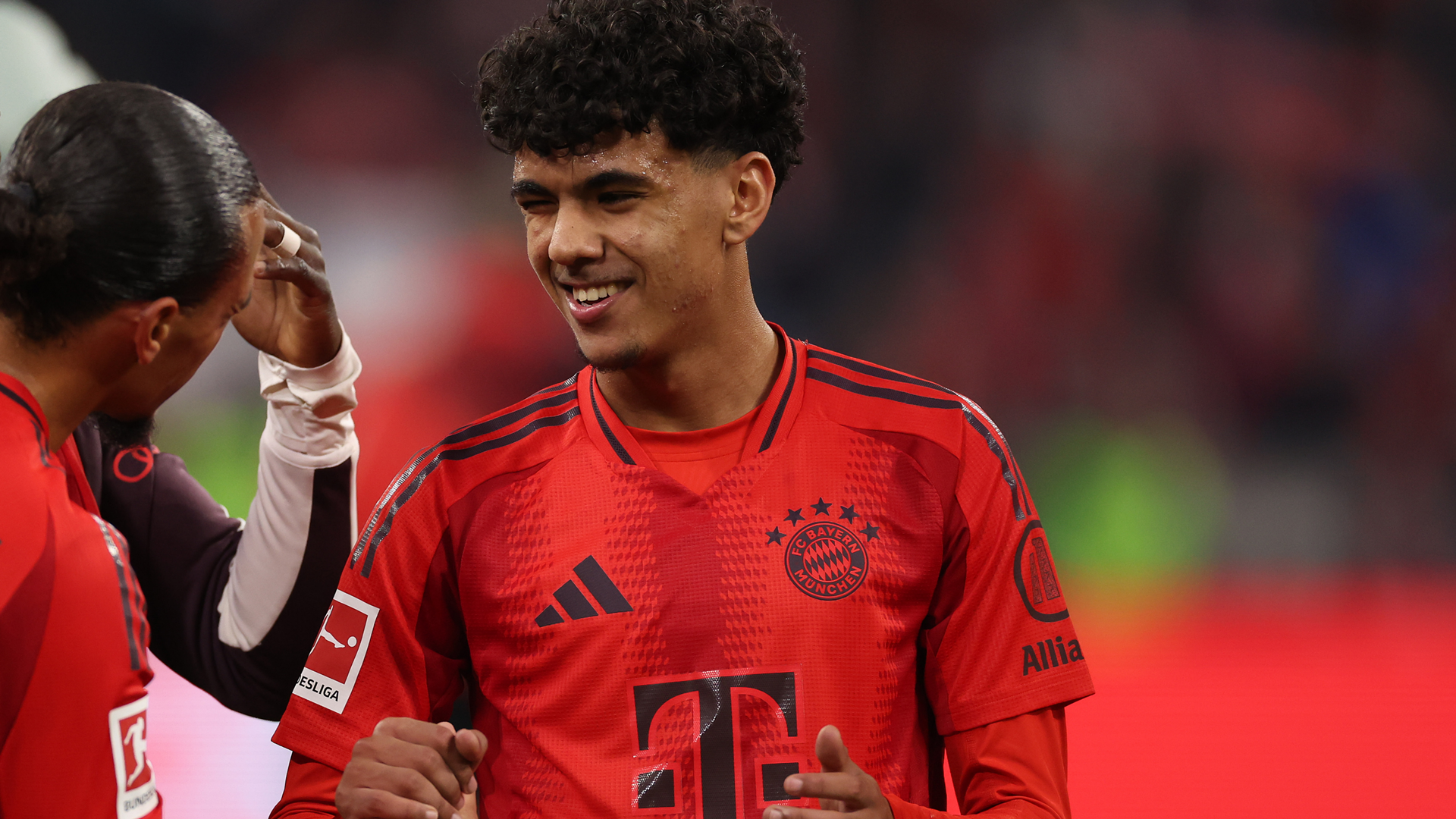 Everton target Bayern Munich youngster to replace veteran Ashley Young but David Moyes' side face La Liga competition