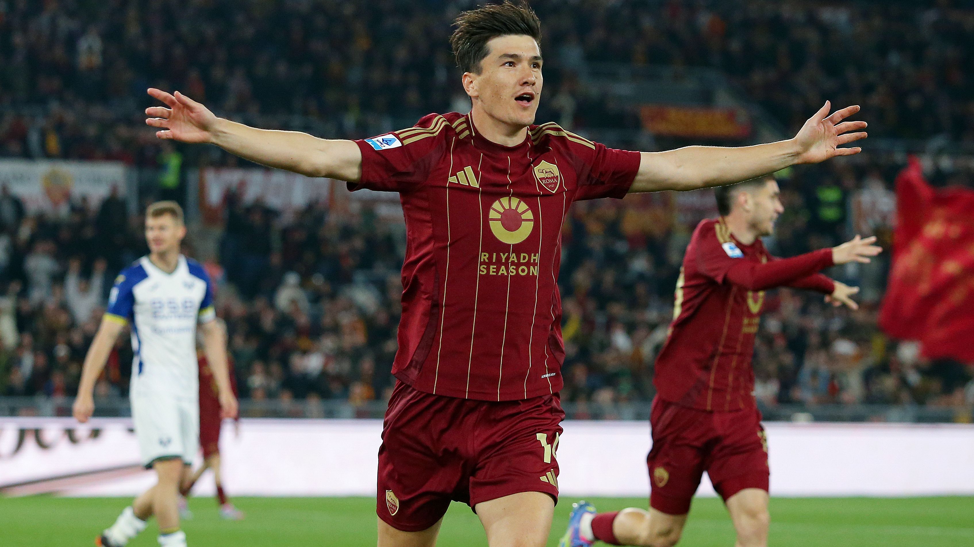 Evan Ferguson is a Roma player! Serie A side confirm loan deal for Brighton striker with option to sign him in permanent deal