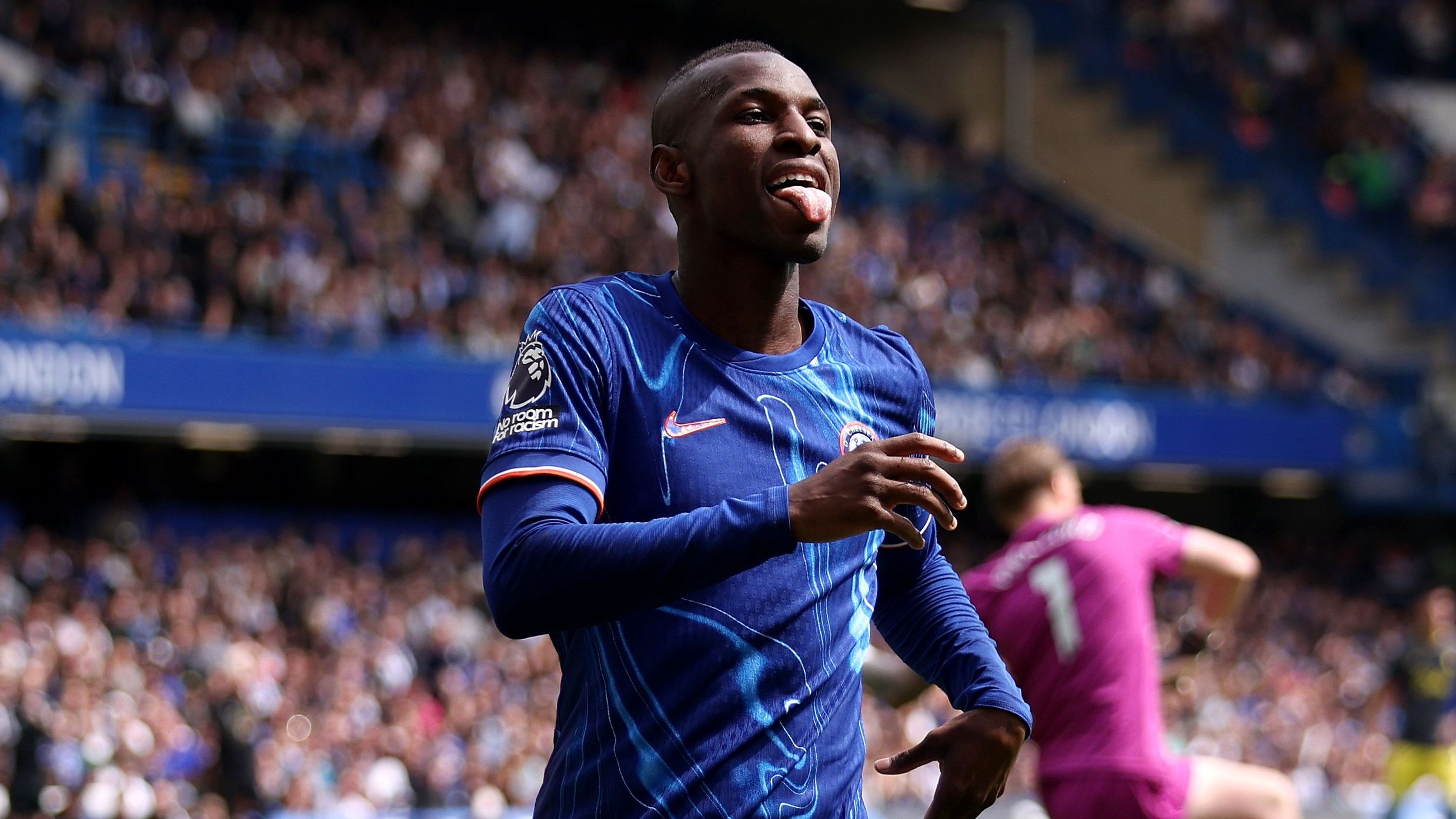 'Another Rasmus Hojlund situation!' - Nicolas Jackson told to swerve Man Utd and join Brighton instead as Chelsea exit gathers pace