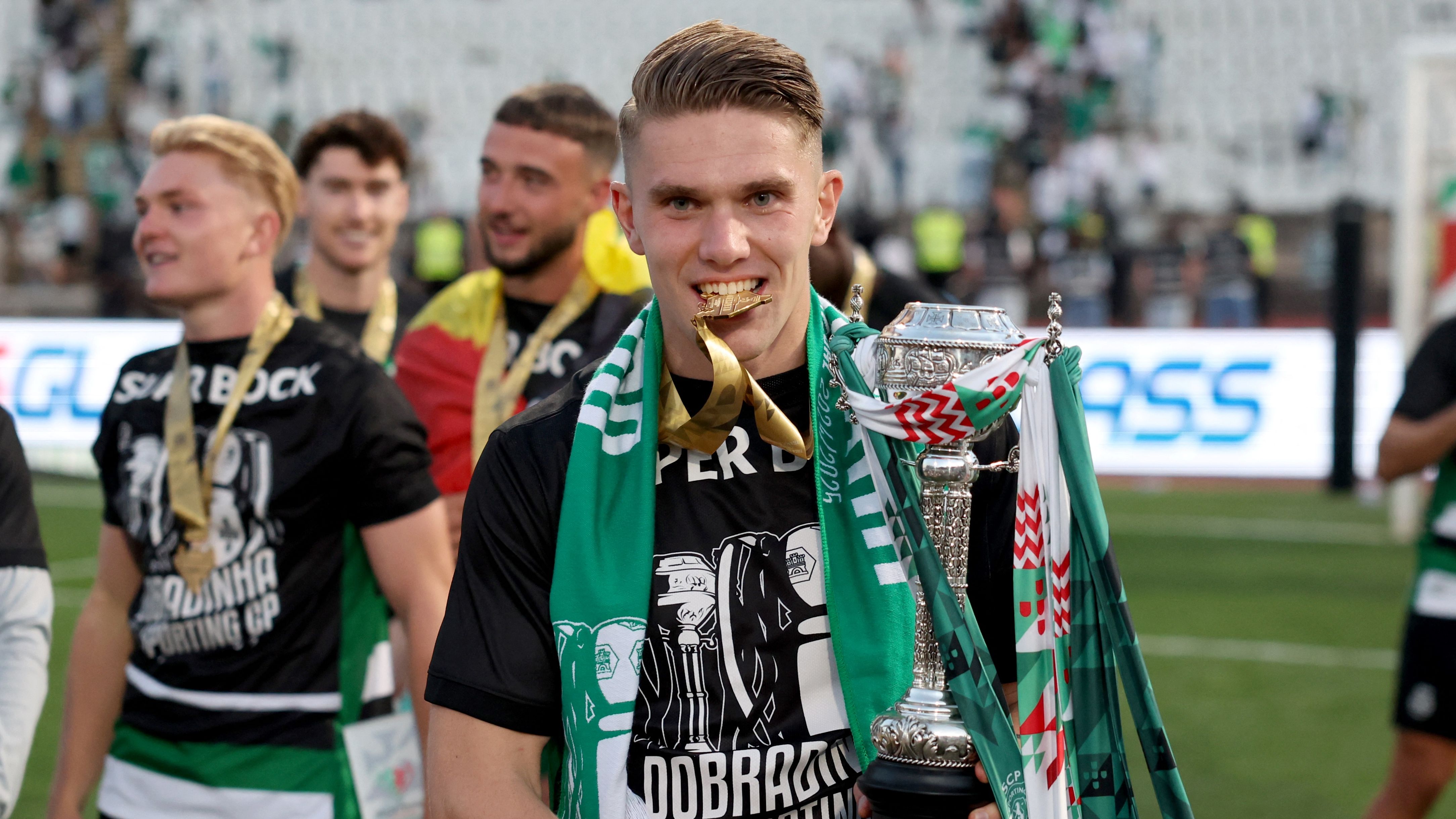 VIDEO: Viktor Gyokeres replaced already! Sporting reveal Arsenal-bound striker has already been stripped of shirt number