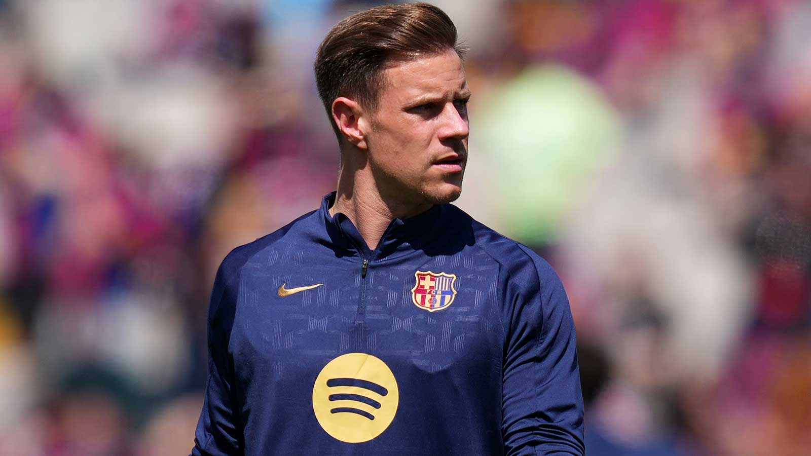 Marc-Andre ter Stegen offered support from Barcelona legend as Hansi Flick warned he has 'delicate issue' to solve amid goalkeeper battle with Joan Garcia