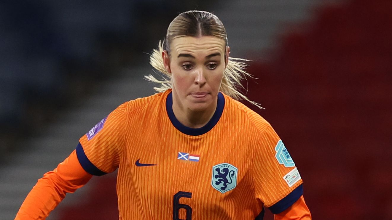 Delphine Cascarino's clutch brace helps France come from behind to beat the Netherlands and secure top spot ahead of England in Euro 2025 group