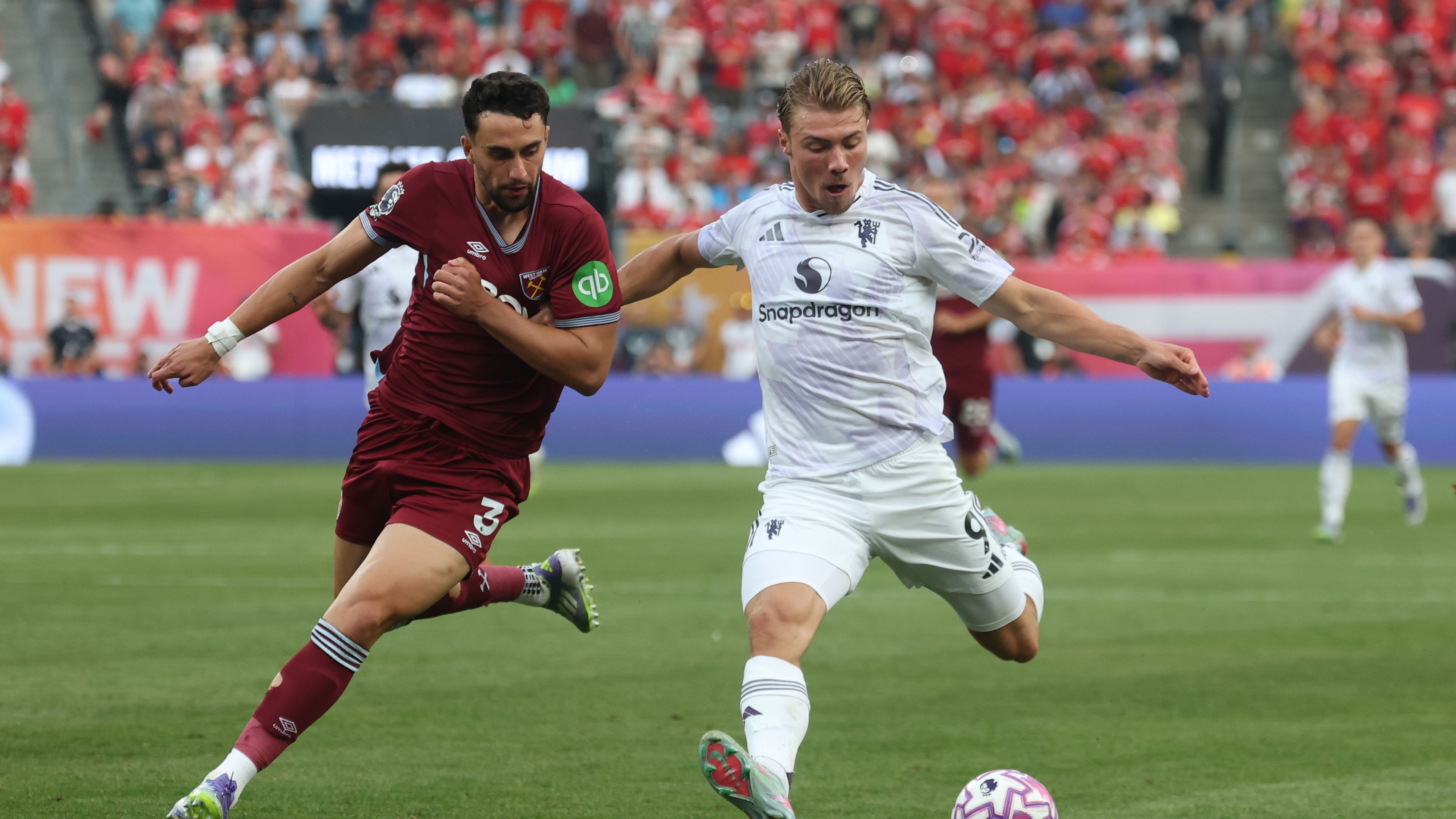 Rasmus Hojlund could reunite with his former coach as Serie A side consider rescue mission for struggling Man Utd forward