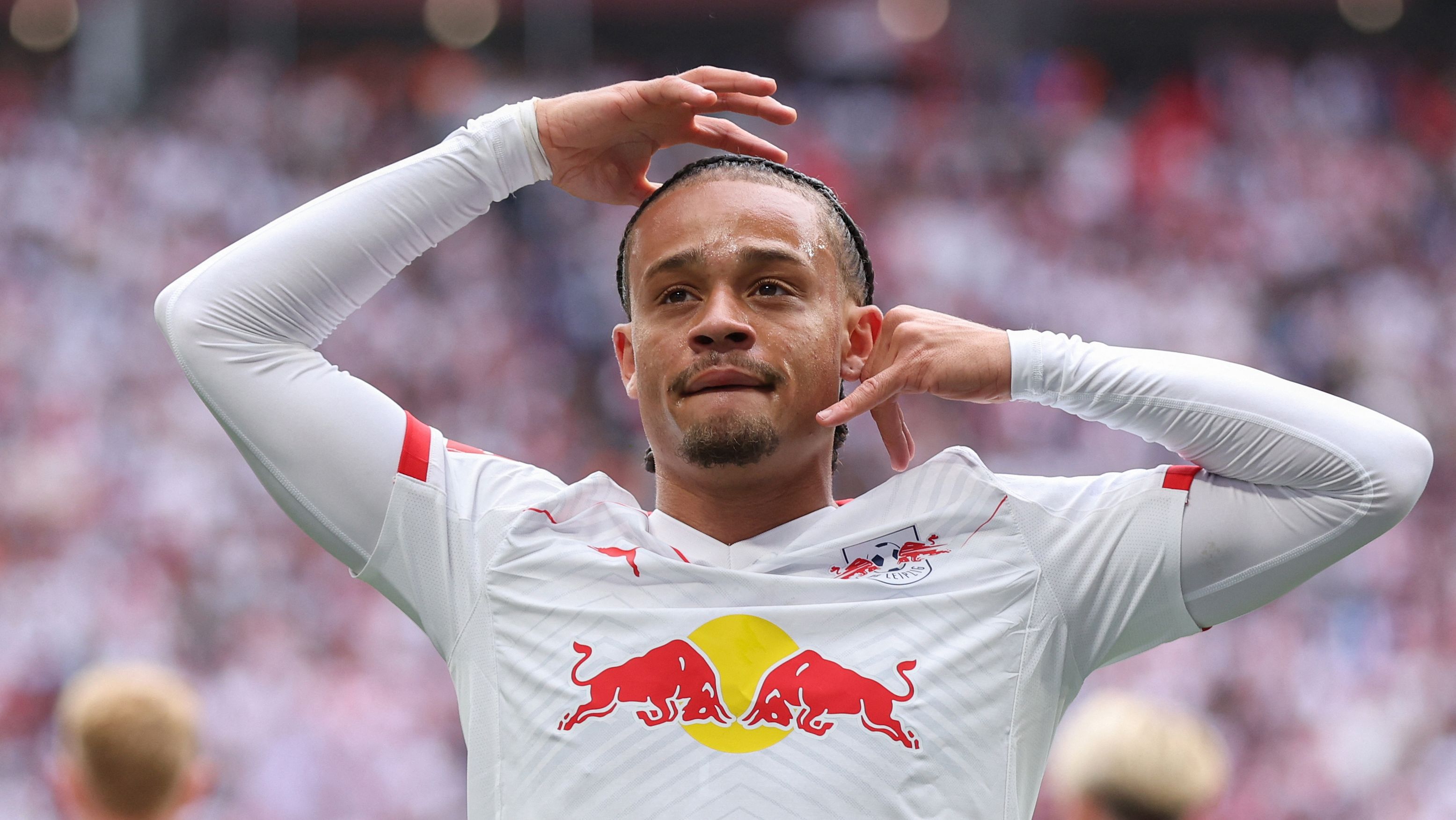 Xavi Simons removes RB Leipzig from Instagram bio as Netherlands star bids to complete transfer to Chelsea