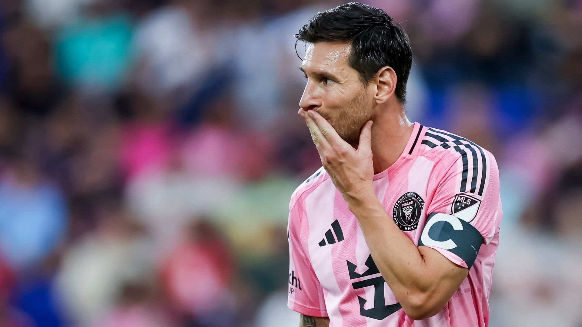 Lionel Messi leaves Leagues Cup match with Necaxa after just 11 minutes as Inter Miami star suffers apparent injury