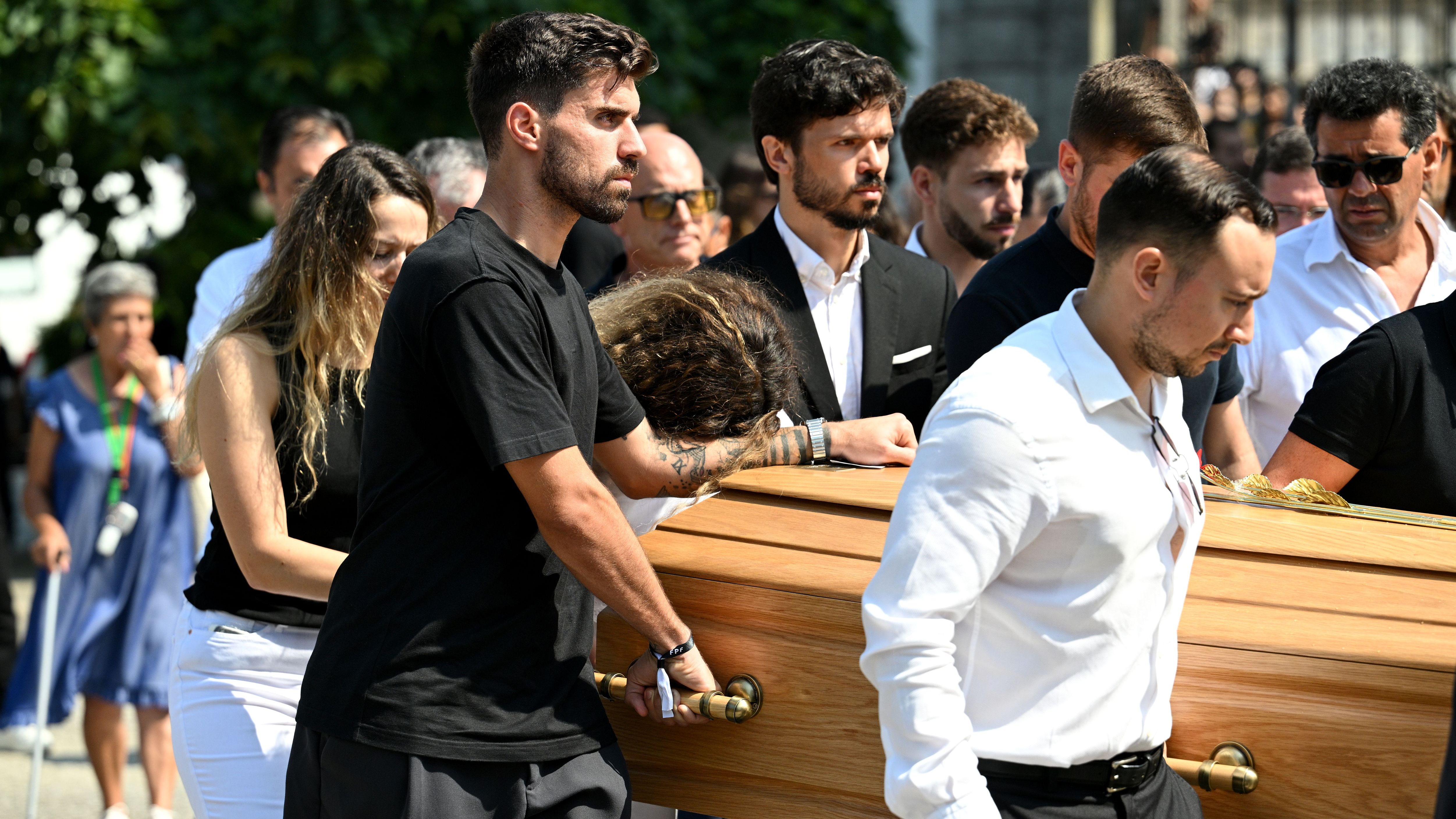 Diogo Jota and brother Andre Silva honoured on Gondomar shirts for 2025-26 season in touching tribute as club shows off new kit