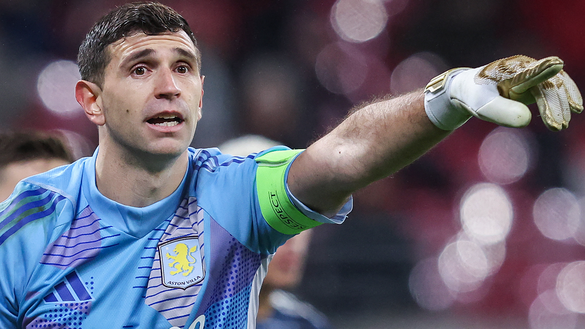 Emi Martinez could help Man Utd land alternative goalkeeper target! World Cup winner wanted by PSG in £30m transfer after links to Red Devils