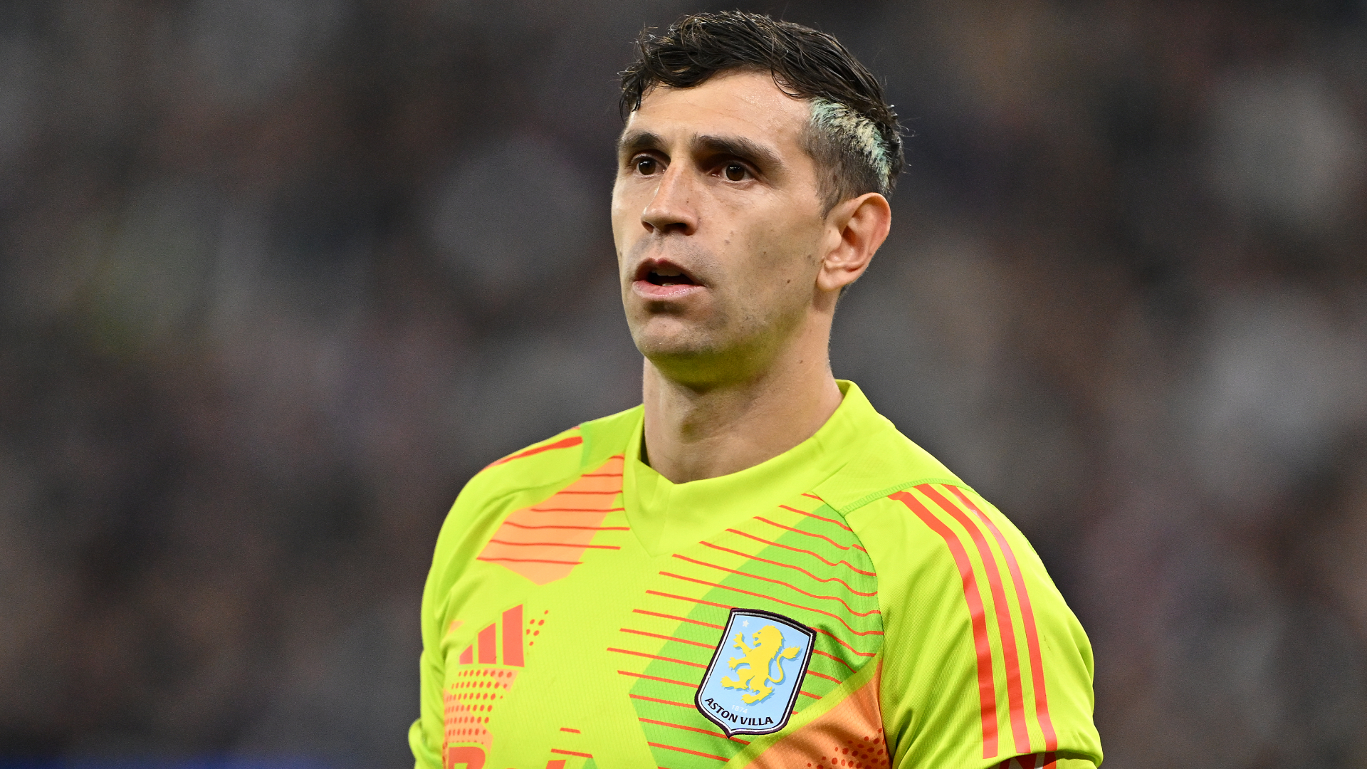Emi Martinez could help Man Utd land alternative goalkeeper target! World Cup winner wanted by PSG in £30m transfer after links to Red Devils