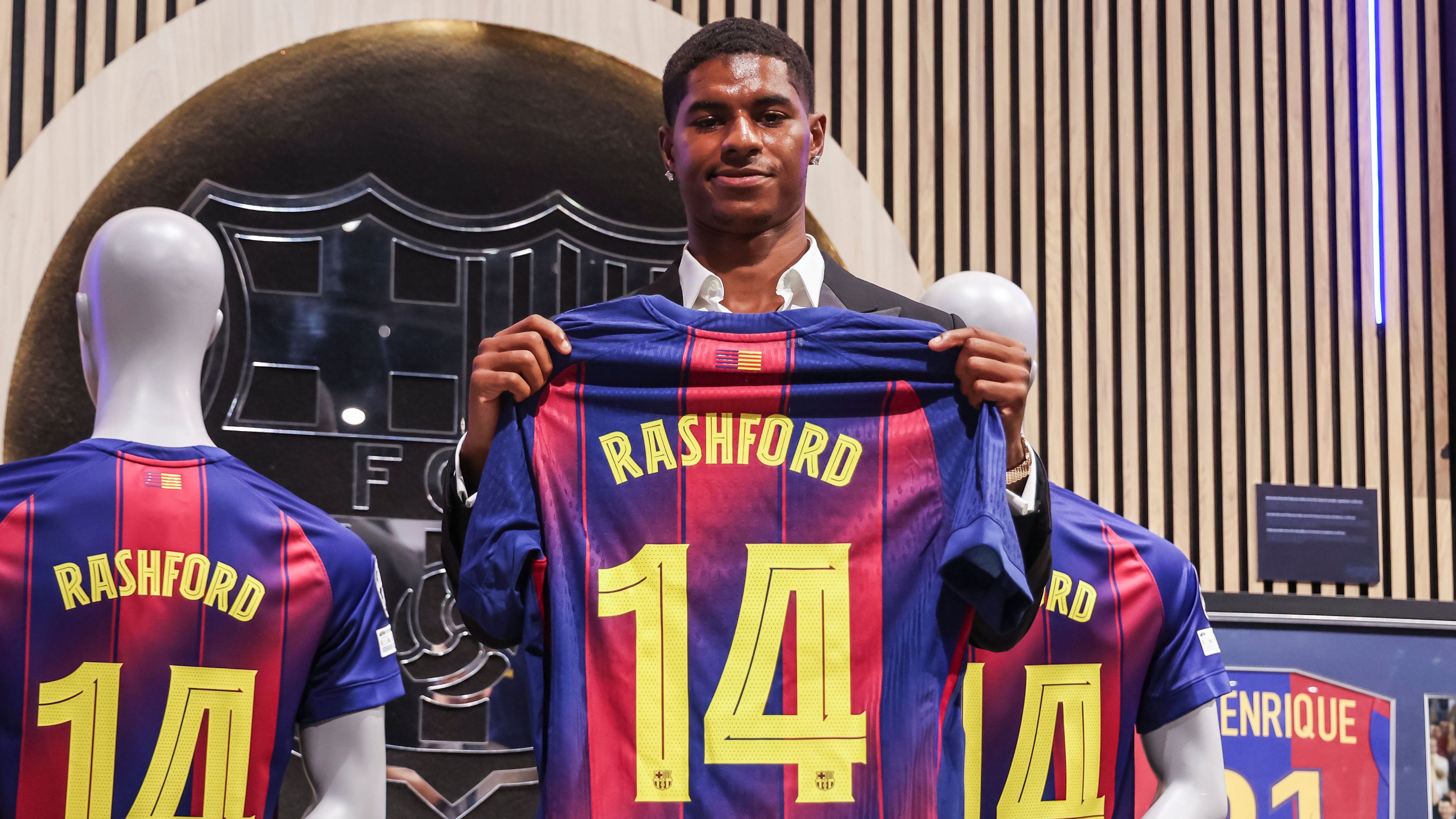 ماركوس راشفورد "واثق" من أن برشلونة سيجد المال للتغلب على مشكلة التسجيل بينما يمزح لاعب مانشستر يونايتد المعار بأنه يريد تسجيل 100 هدف هذا الموسم