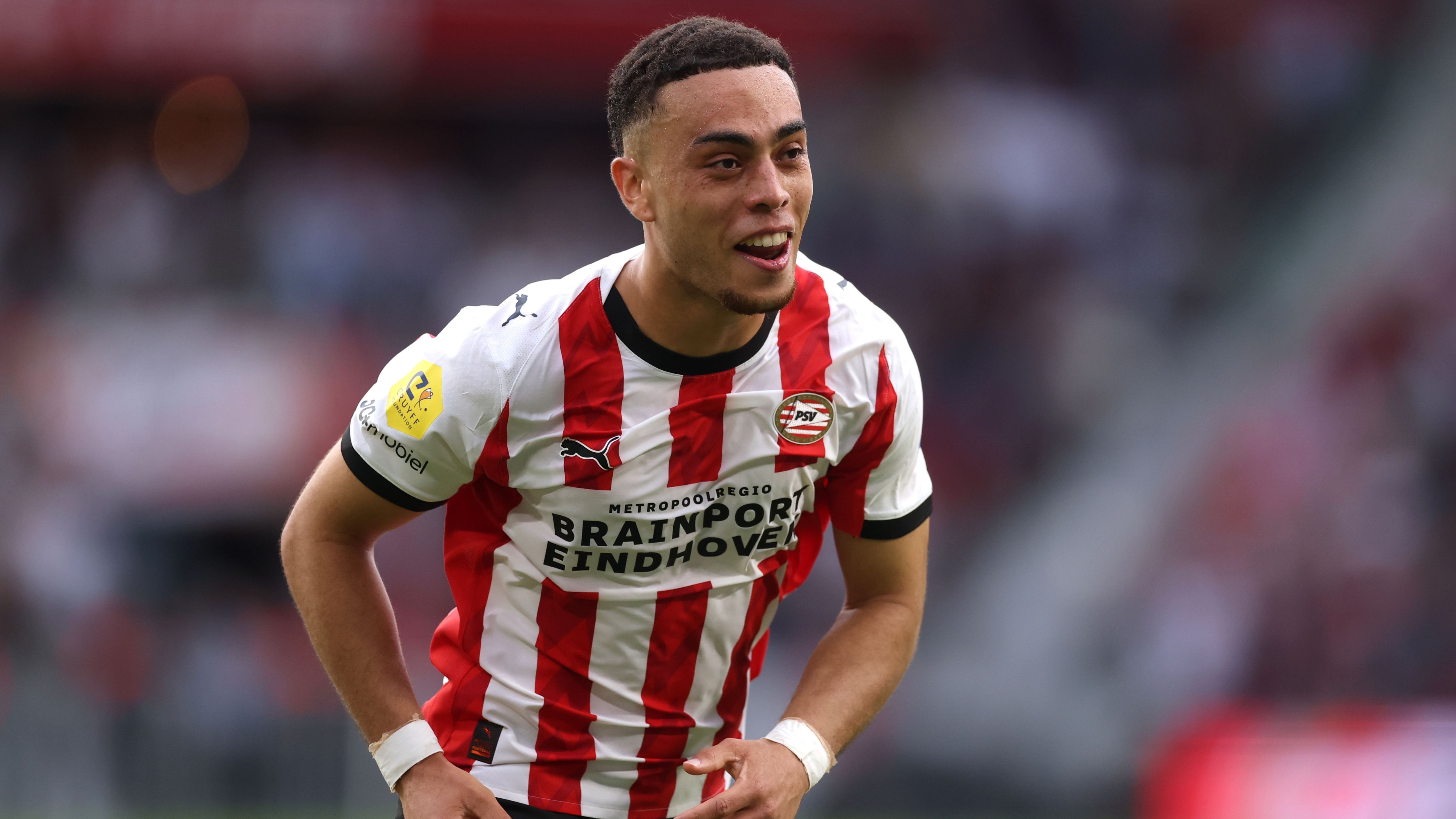 WATCH: USMNT defender Sergino Dest scores game-winning goal as PSV defeat Go Ahead Eagles, claim Dutch Super Cup