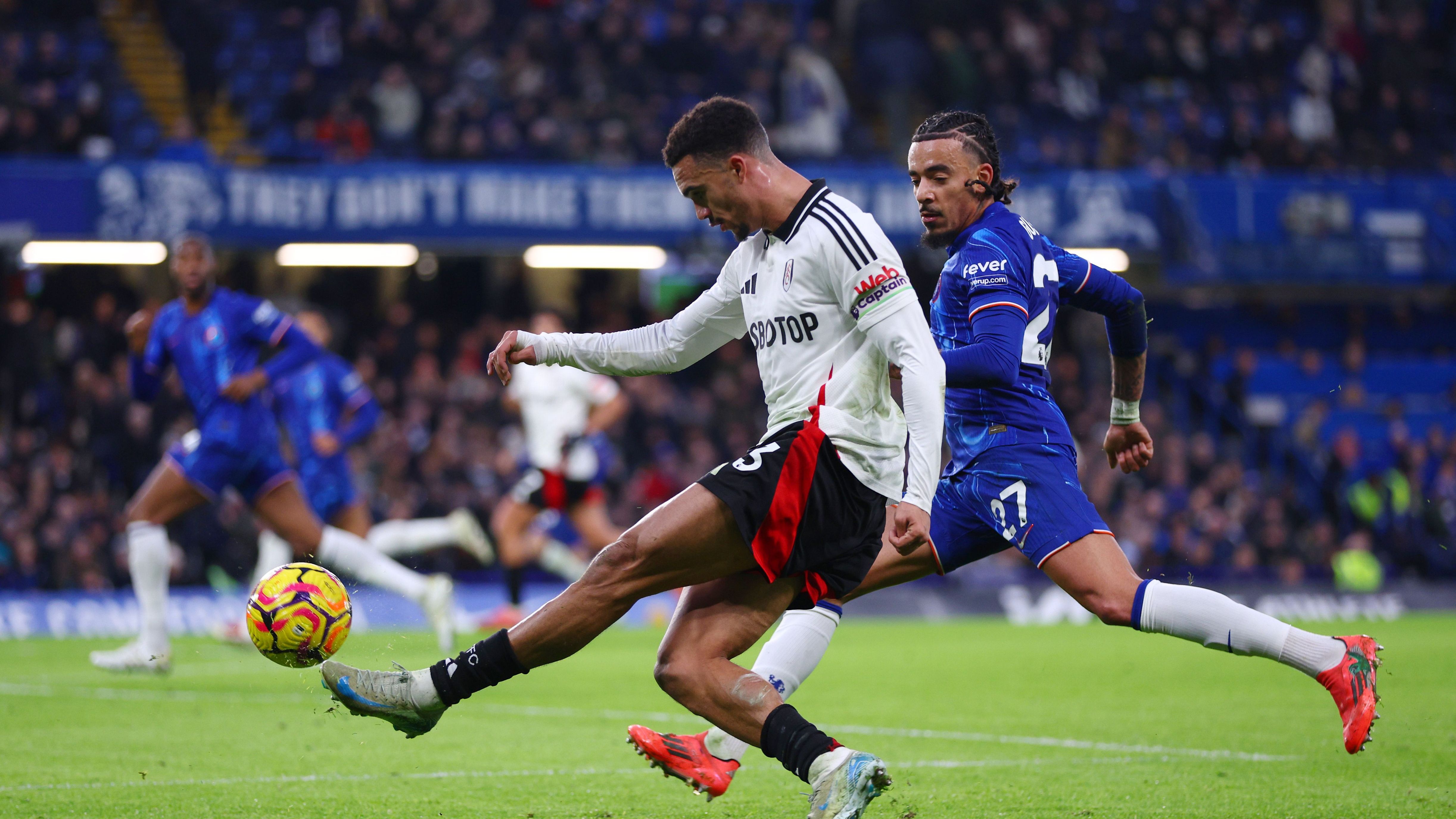من المفترض أن يشارك أنتوني روبنسون، لاعب منتخب الولايات المتحدة الأمريكية لكرة القدم، في دوري أبطال أوروبا، لكن واقع سوق الانتقالات قد يبقيه في فولهام