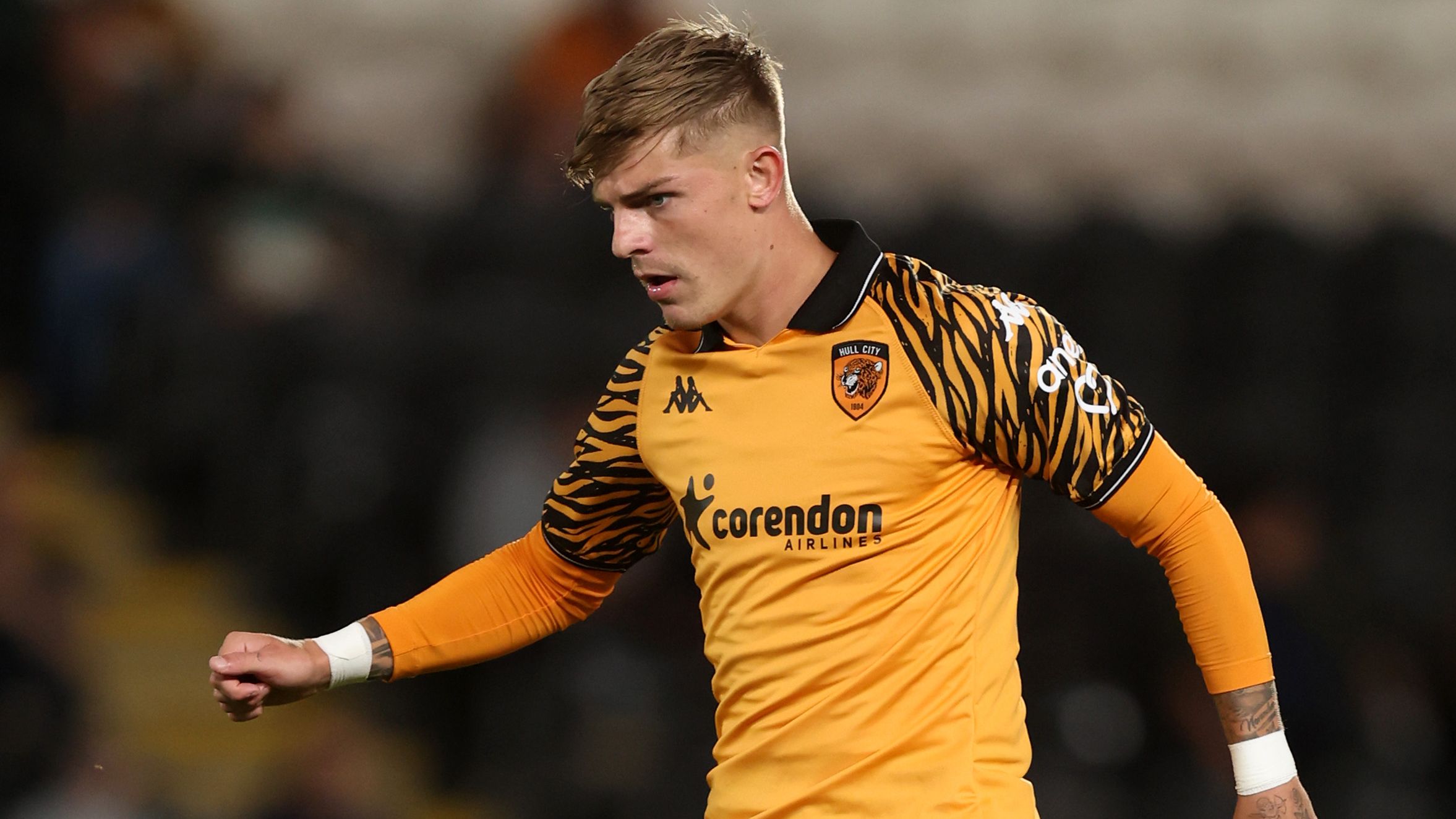 Forgotten ex-Man Utd starlet in demand as clubs queue up after impressive trial with Championship club