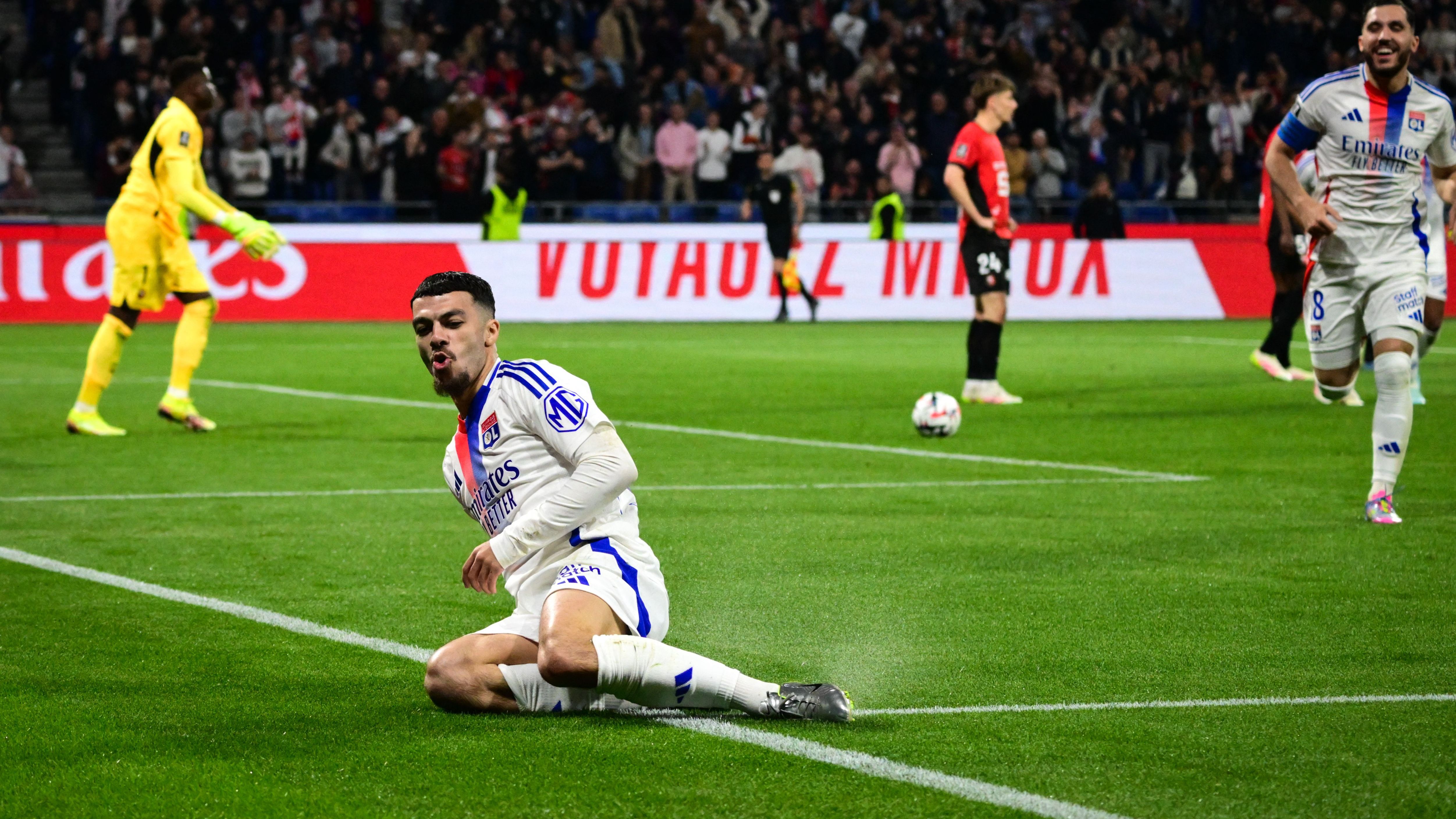 جون تكستور يُعلن حربه مع مُلاك ليون! بوتافوغو يُطالب بـ 65 مليون يورو من النادي الفرنسي، مع رفع دعوى قضائية جديدة بعد نقل مُستثمر أمريكي أصول النادي البرازيلي إلى شركة في جزر كايمان.