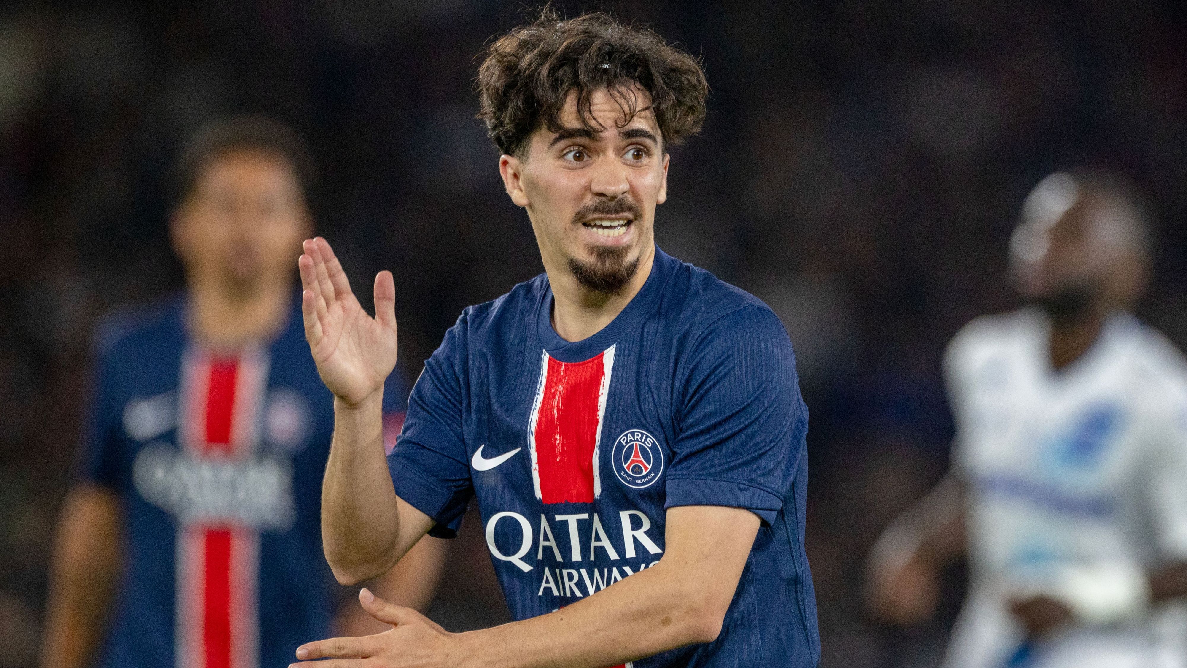 ريال مدريد يتلقى طلبًا ضخمًا من باريس سان جيرمان بشأن قيمة انتقال فيتينيا ضمن قائمة تشابي ألونسو لبدائل رودري