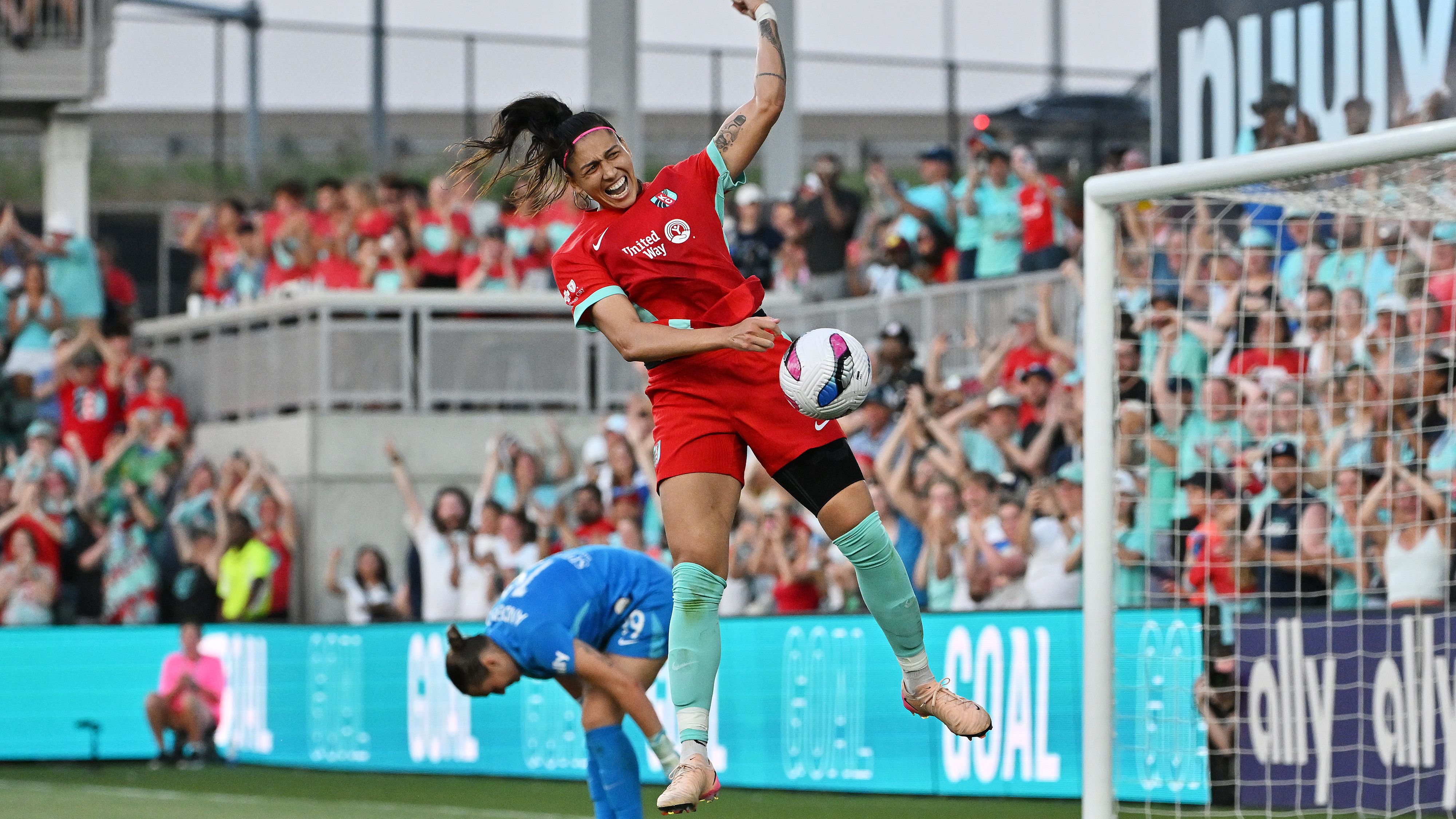 What to know as NWSL returns: From Esther Gonzalez to Temwa Chawinga to Barbra Banda, expect fireworks across the league