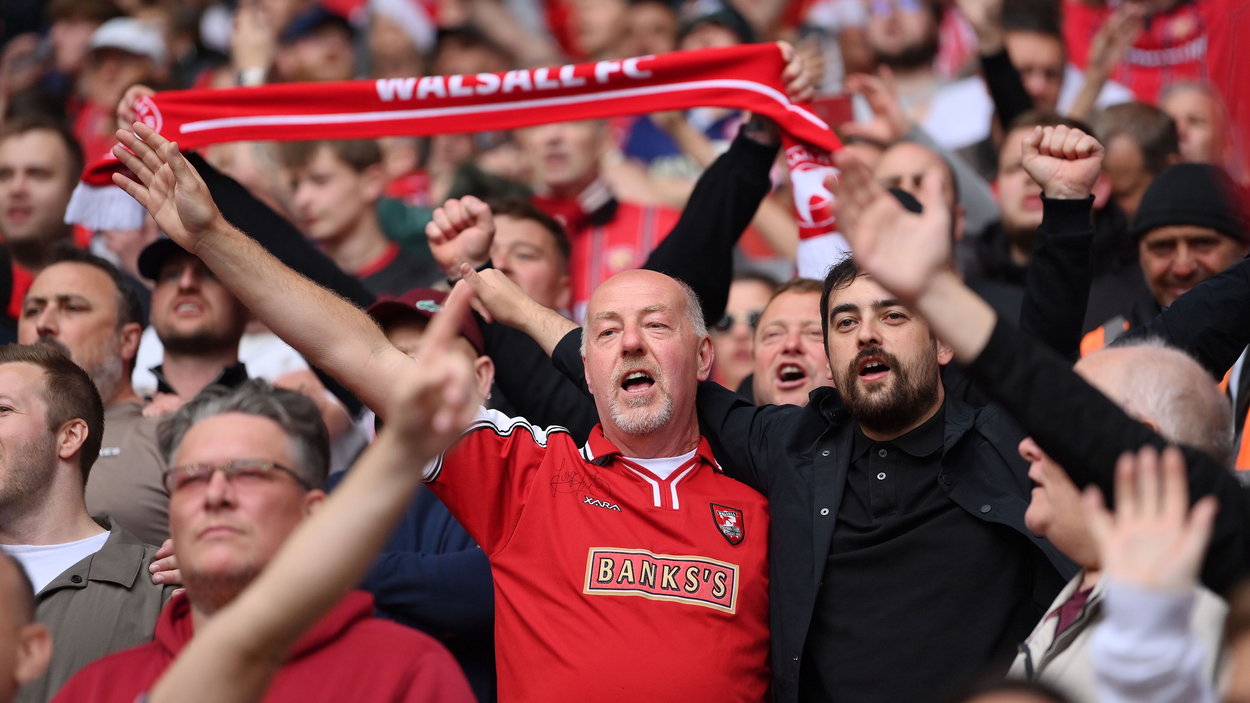 Cops to spray football hooligans with invisible mist that marks skin for months