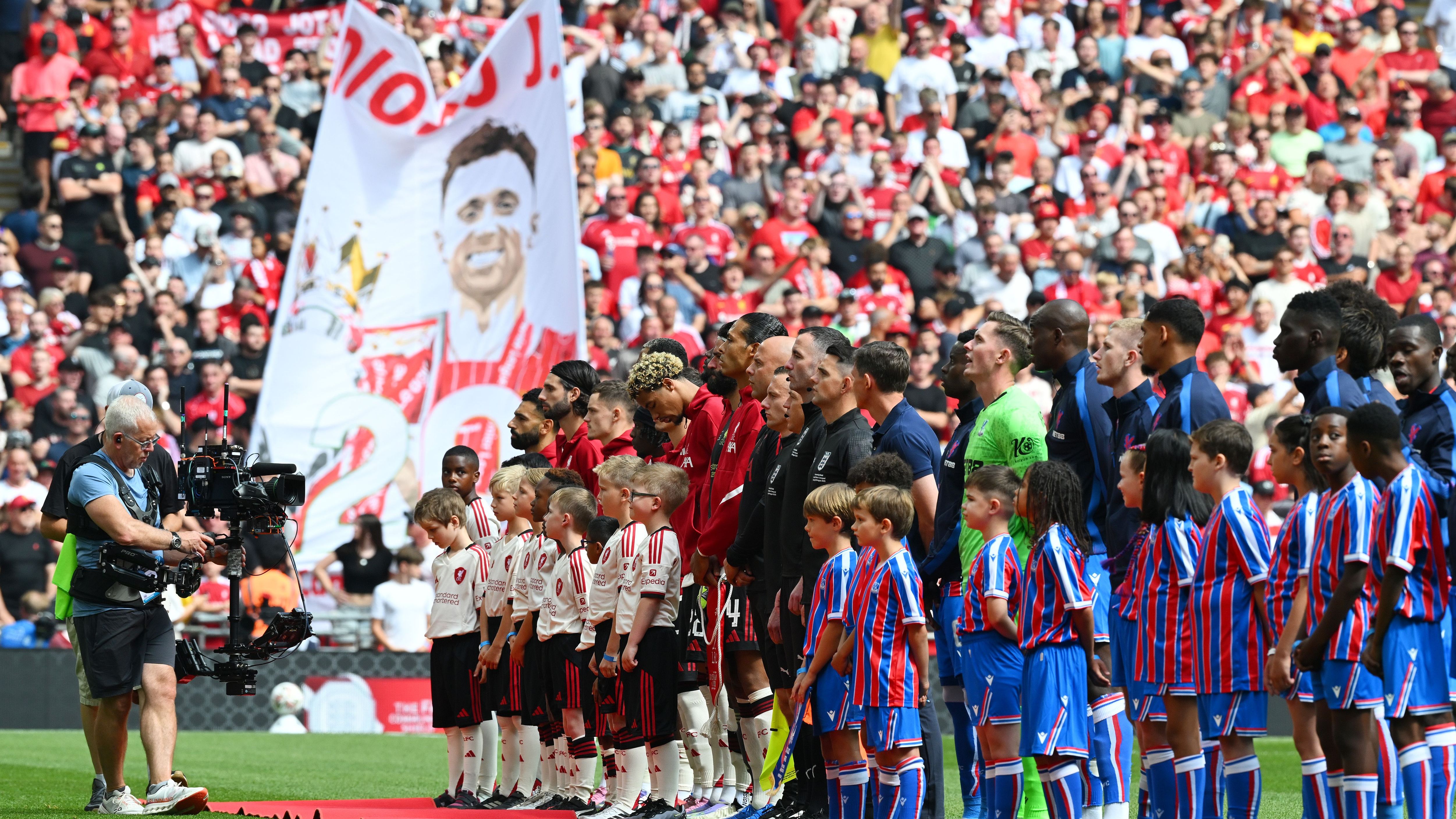 Virgil van Dijk sends scathing message to fans who disrupted minute's silence for Diogo Jota during Liverpool's Community Shield defeat