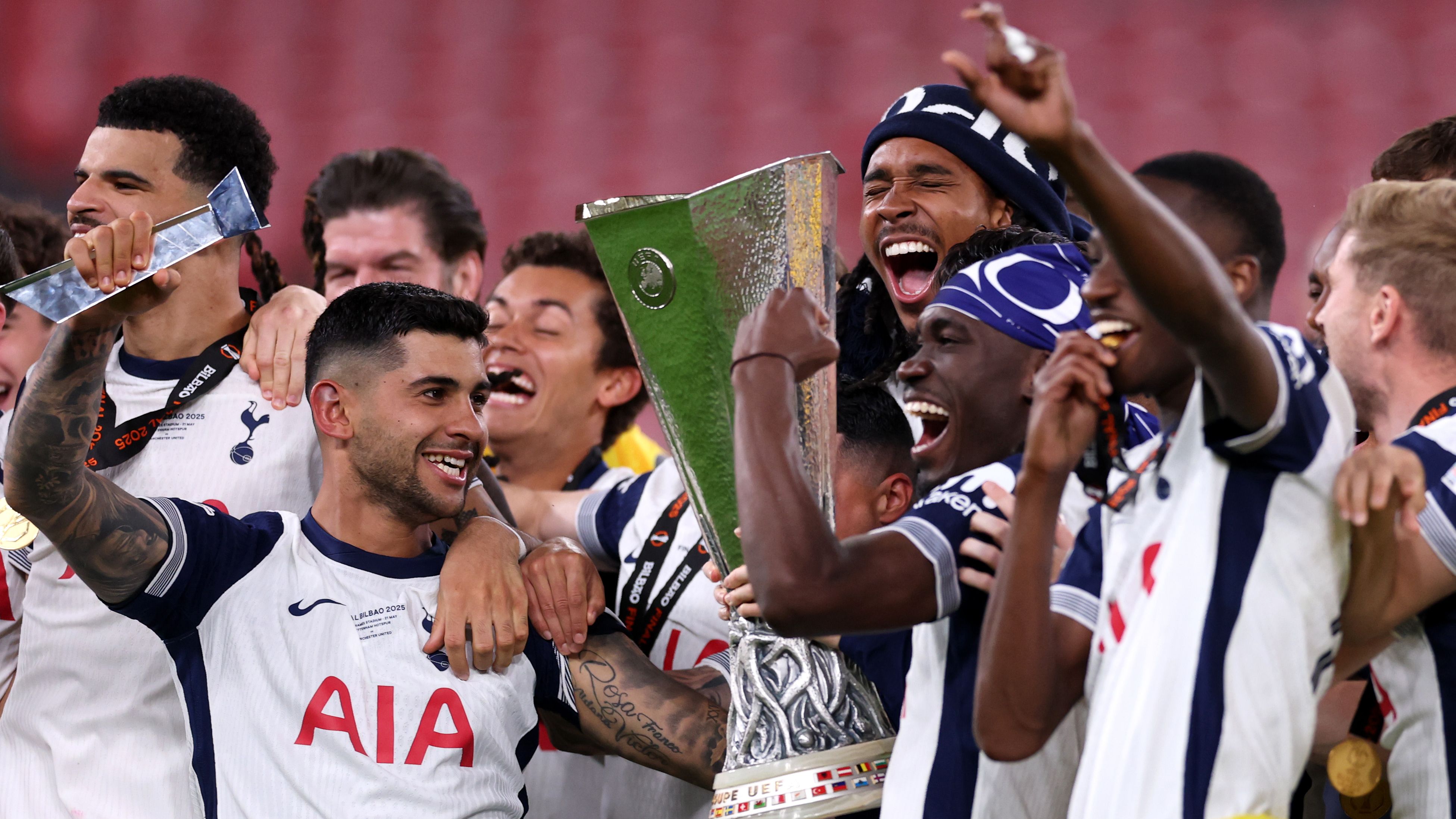توماس فرانك يؤكد أنه طرد بطل الدوري الأوروبي من توتنهام "لأسباب تأديبية" عشية كأس السوبر الأوروبي ضد باريس سان جيرمان