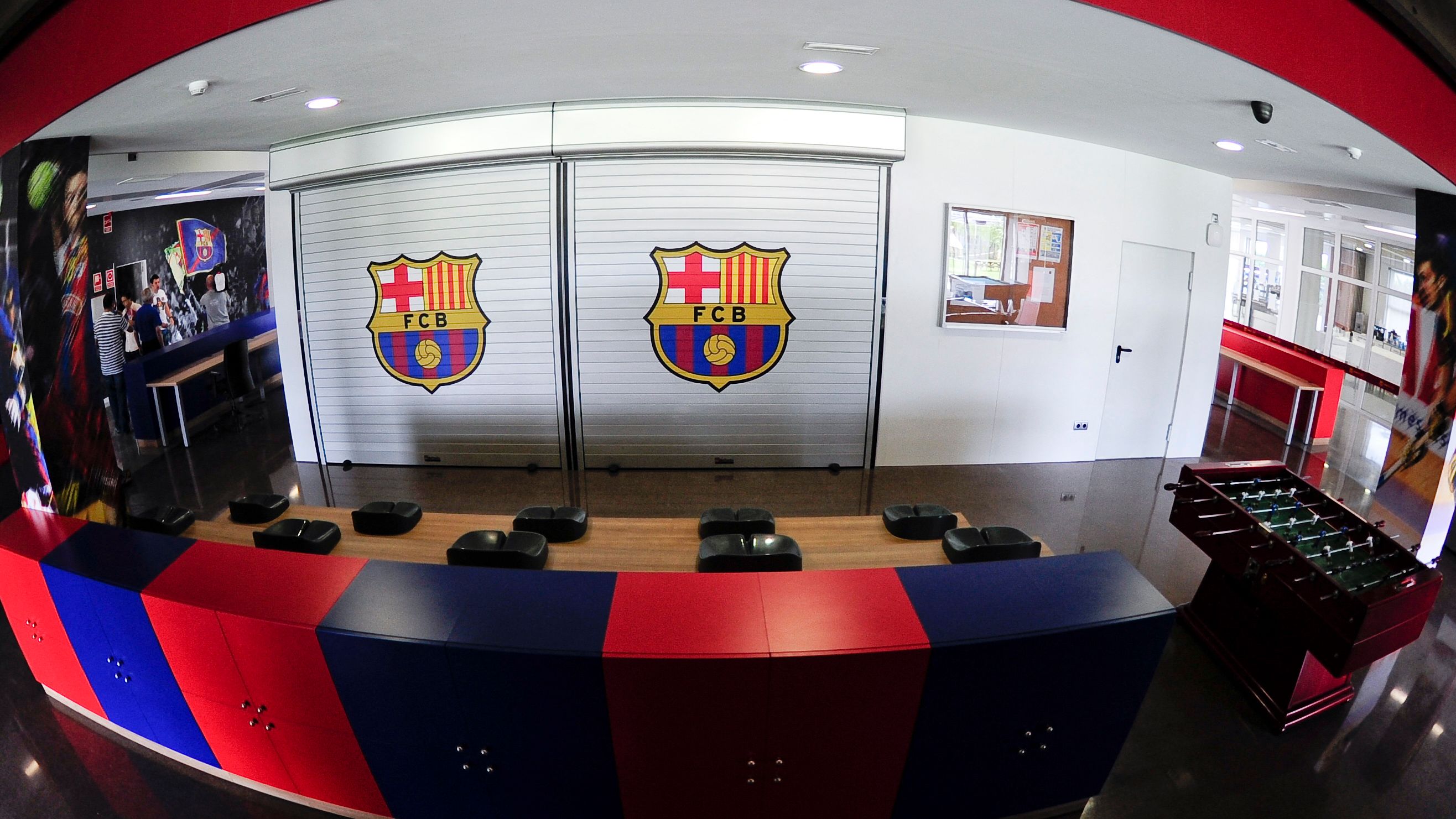 برشلونة يخسر نجمًا من أكاديمية الشباب بعد توقيع صانع الألعاب البالغ من العمر 16 عامًا عقدًا مع أياكس