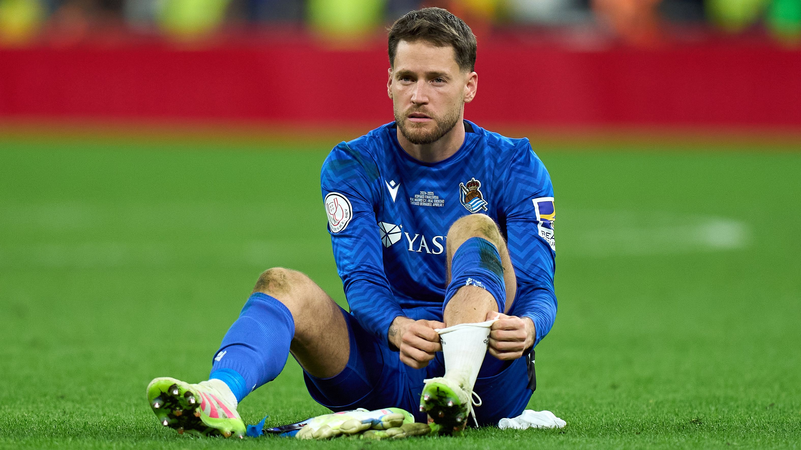 Aston Villa and Newcastle offers rejected as Real Sociedad goalkeeper vows to stay at La Liga club