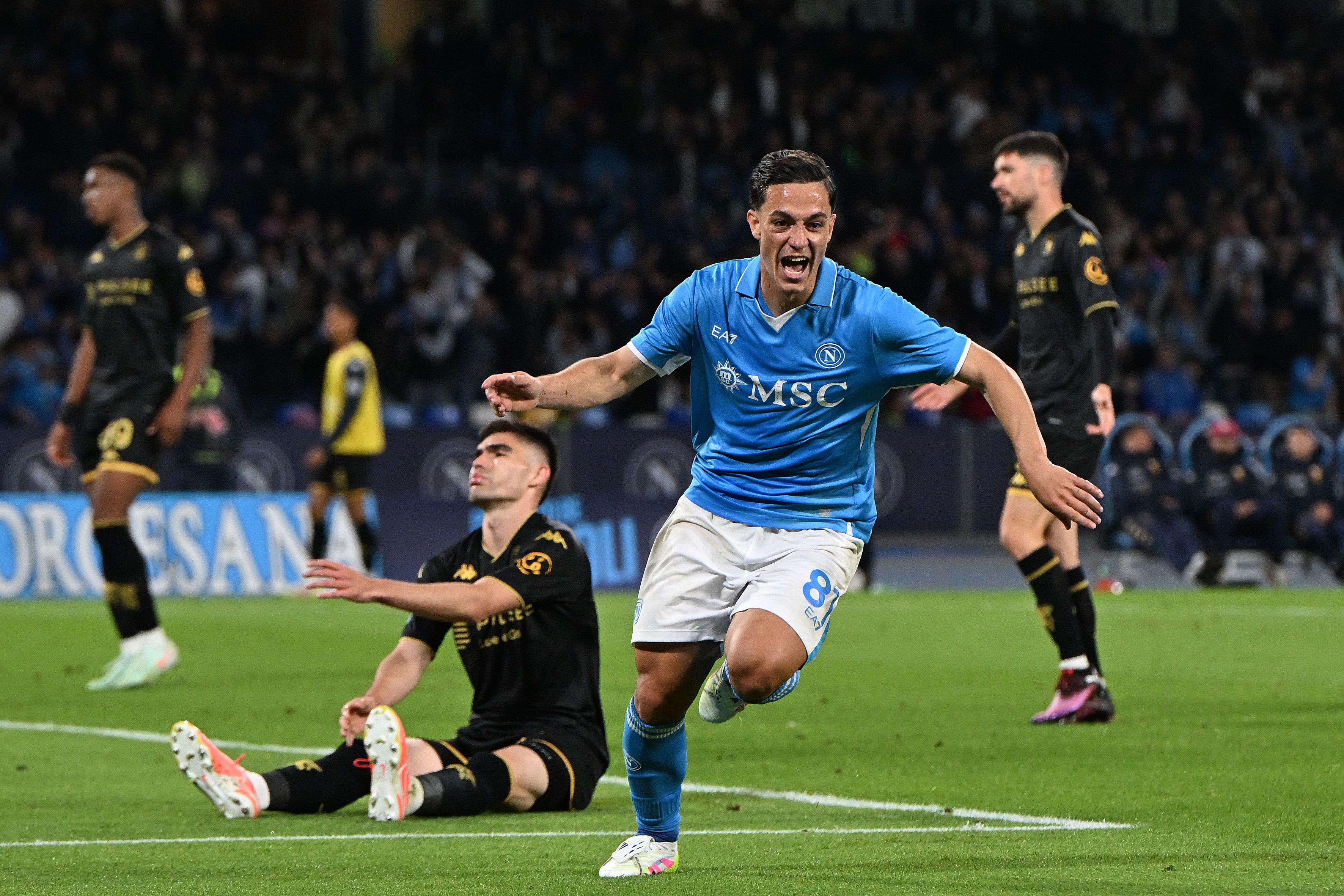 دييغو سيميوني يقترب من إبرام صفقة جديدة مع أتلتيكو مدريد ونابولي بعد عرض بقيمة 20 مليون يورو