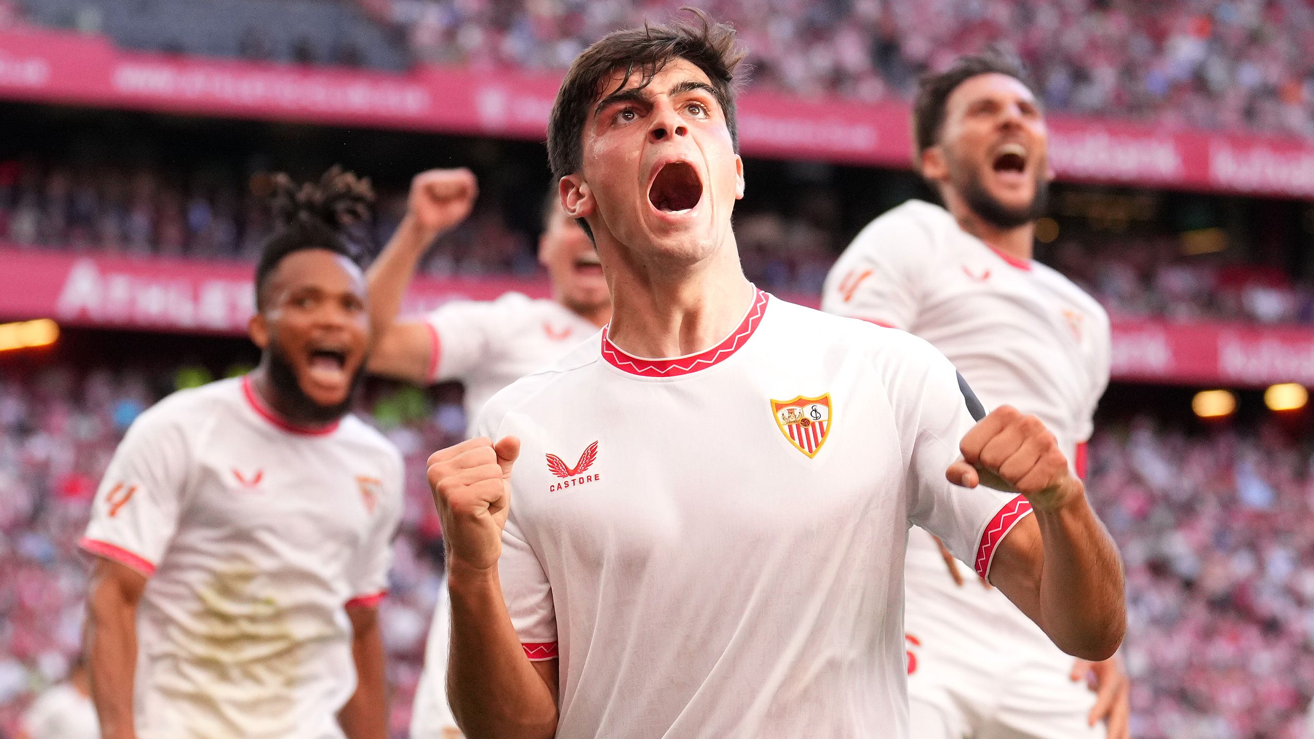 هل يُفضّل أنطونيو كونتي؟ نابولي يُثأر من نوتنغهام فورست بضم نجم مقابل 20 مليون يورو