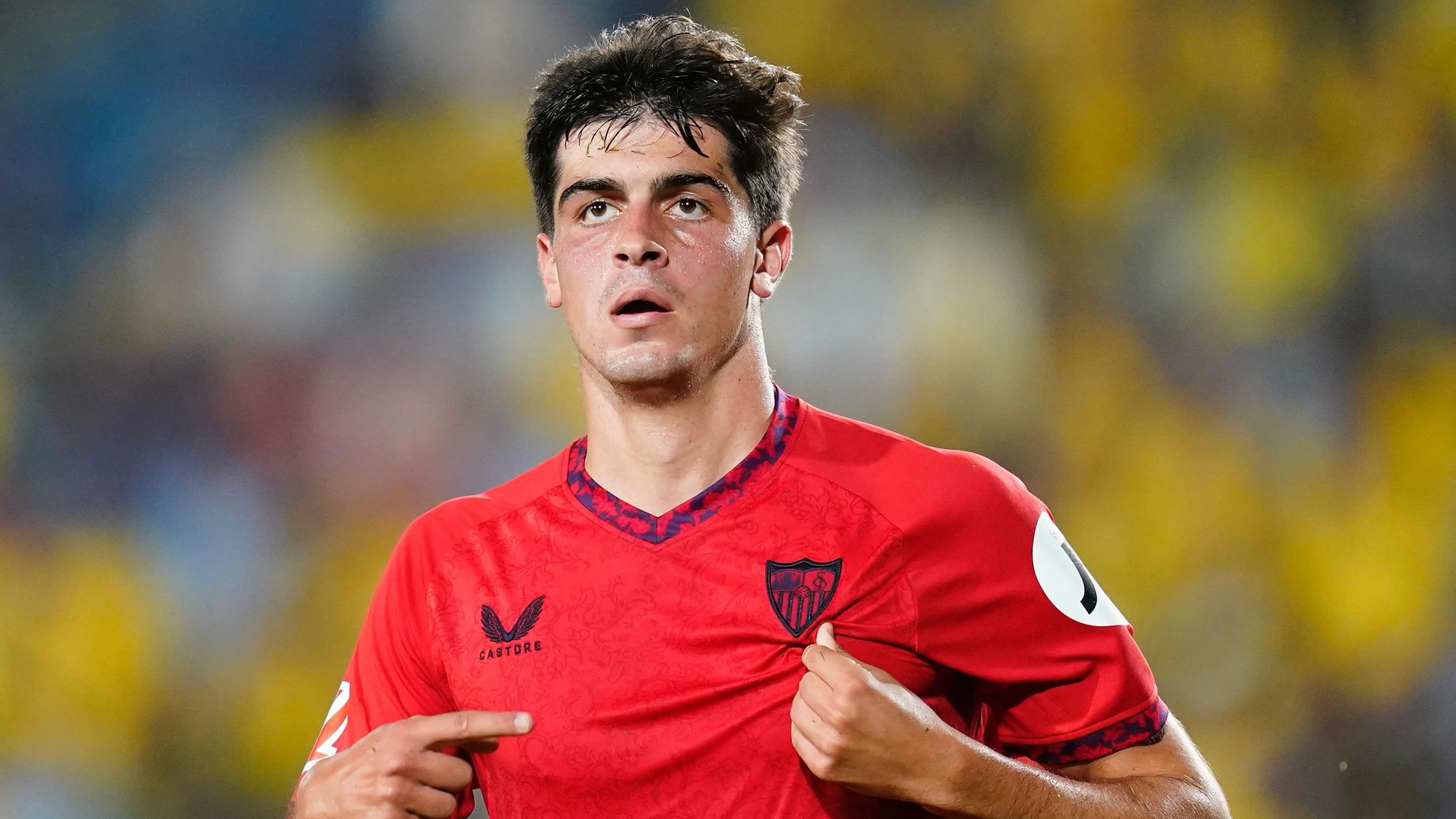 هل يُفضّل أنطونيو كونتي؟ نابولي يُثأر من نوتنغهام فورست بضم نجم مقابل 20 مليون يورو