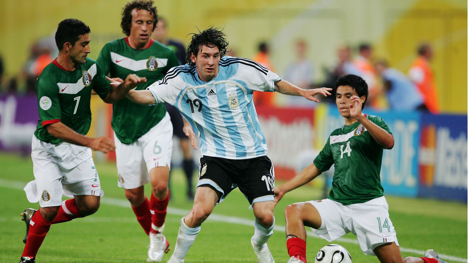 من المقرر أن يواجه المنتخب الأرجنتيني نظيره المكسيكي في أكتوبر المقبل في شيكاغو، حيث يتطلع المنتخب التشيلي إلى تحقيق أول فوز له على المنتخب الأرجنتيني منذ عام 2004.