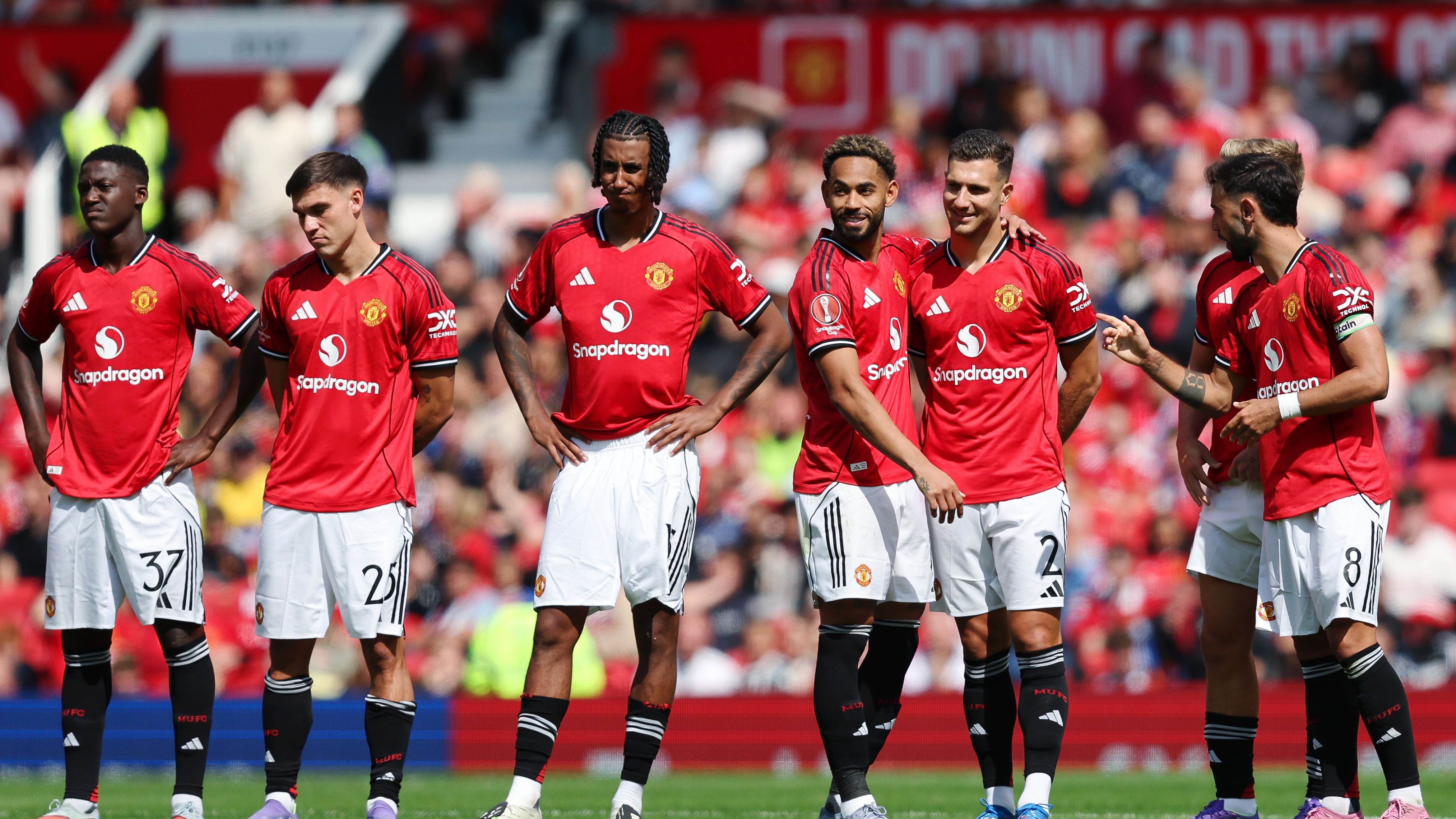 Fortress Old Trafford?! Man Utd consider popular move to improve atmosphere at Theatre of Dreams