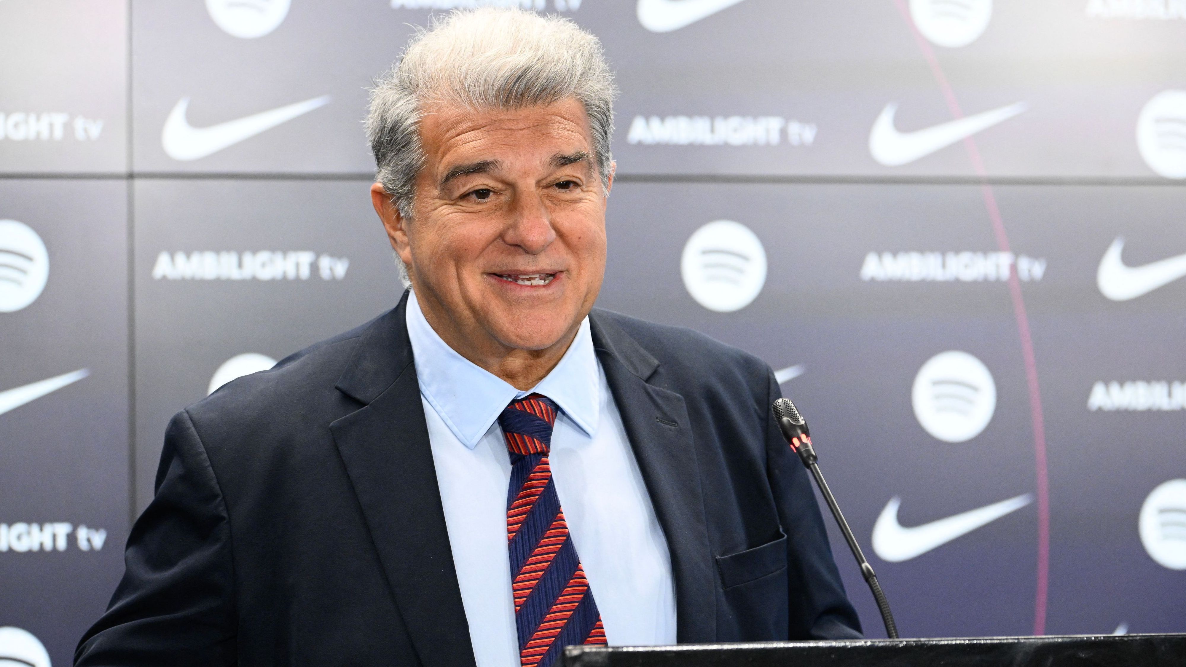 "المباراة التي ينتظرها العالم" - رئيس برشلونة خوان لابورتا يتحدث عن مواجهة دوري أبطال أوروبا ضد باريس سان جيرمان في هجوم مبطن على المنافسين