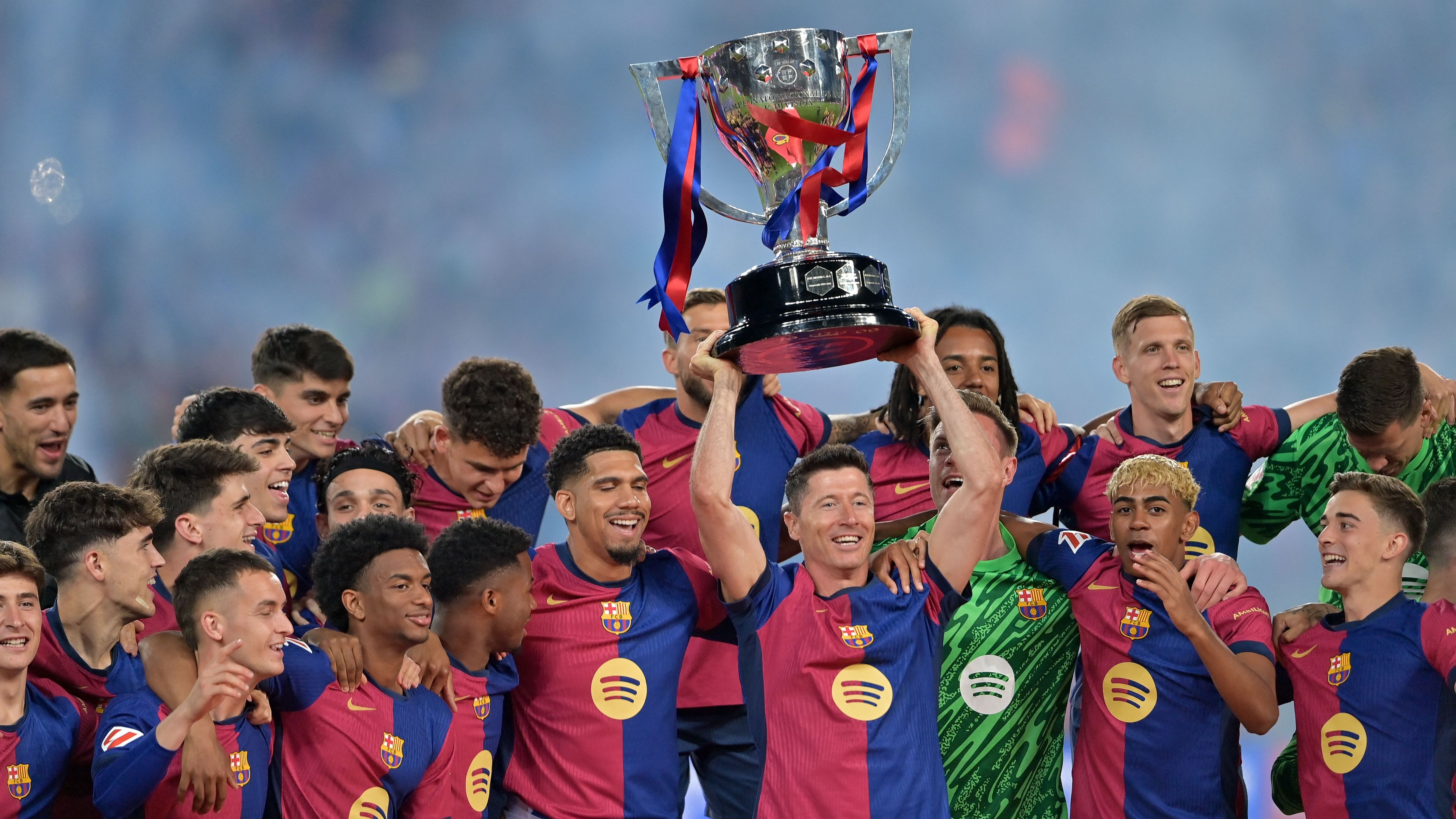 "المباراة التي ينتظرها العالم" - رئيس برشلونة خوان لابورتا يتحدث عن مواجهة دوري أبطال أوروبا ضد باريس سان جيرمان في هجوم مبطن على المنافسين