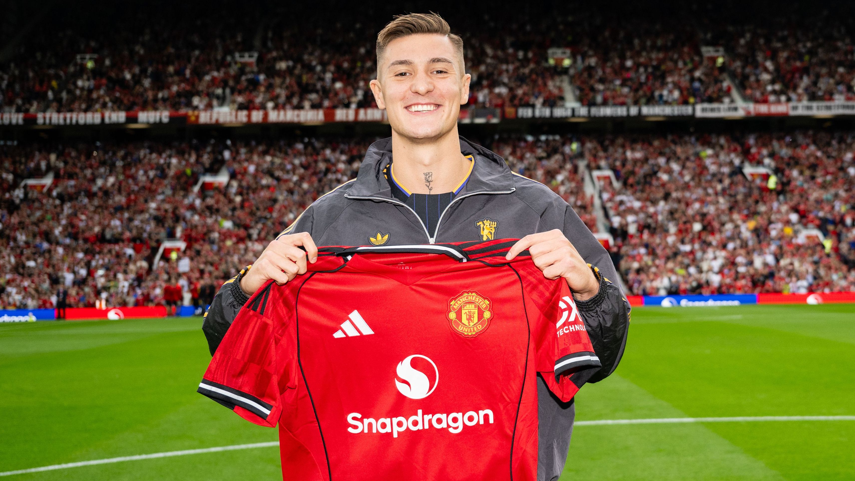 Barcelona 'hurt' after losing out on Benjamin Sesko signing to Man Utd