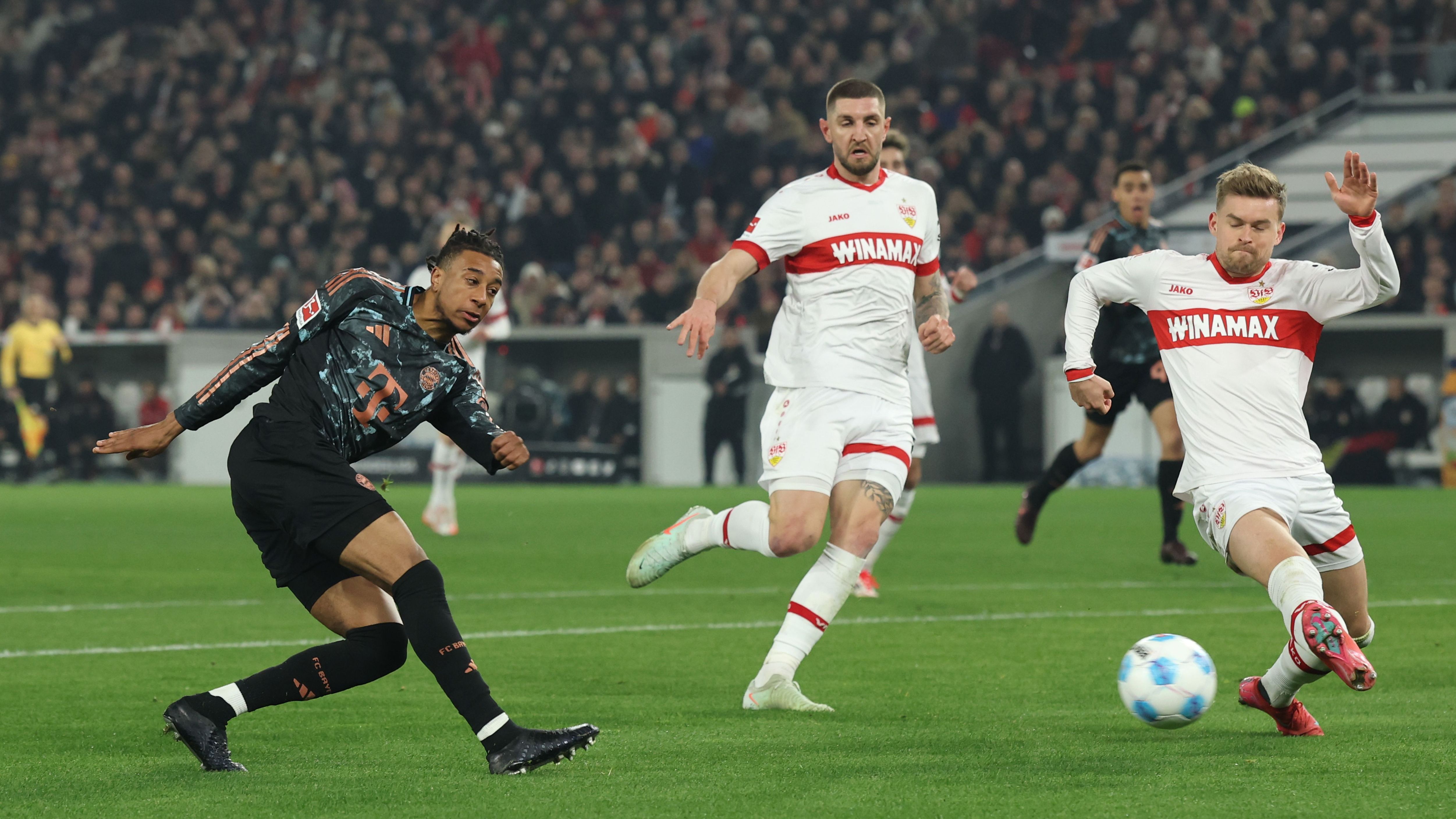 كينغسلي كومان يطير إلى السعودية لإتمام صفقة انتقاله إلى النصر مقابل 30 مليون يورو بعد أن فكر بايرن ميونخ في منع بيع الجناح الفرنسي
