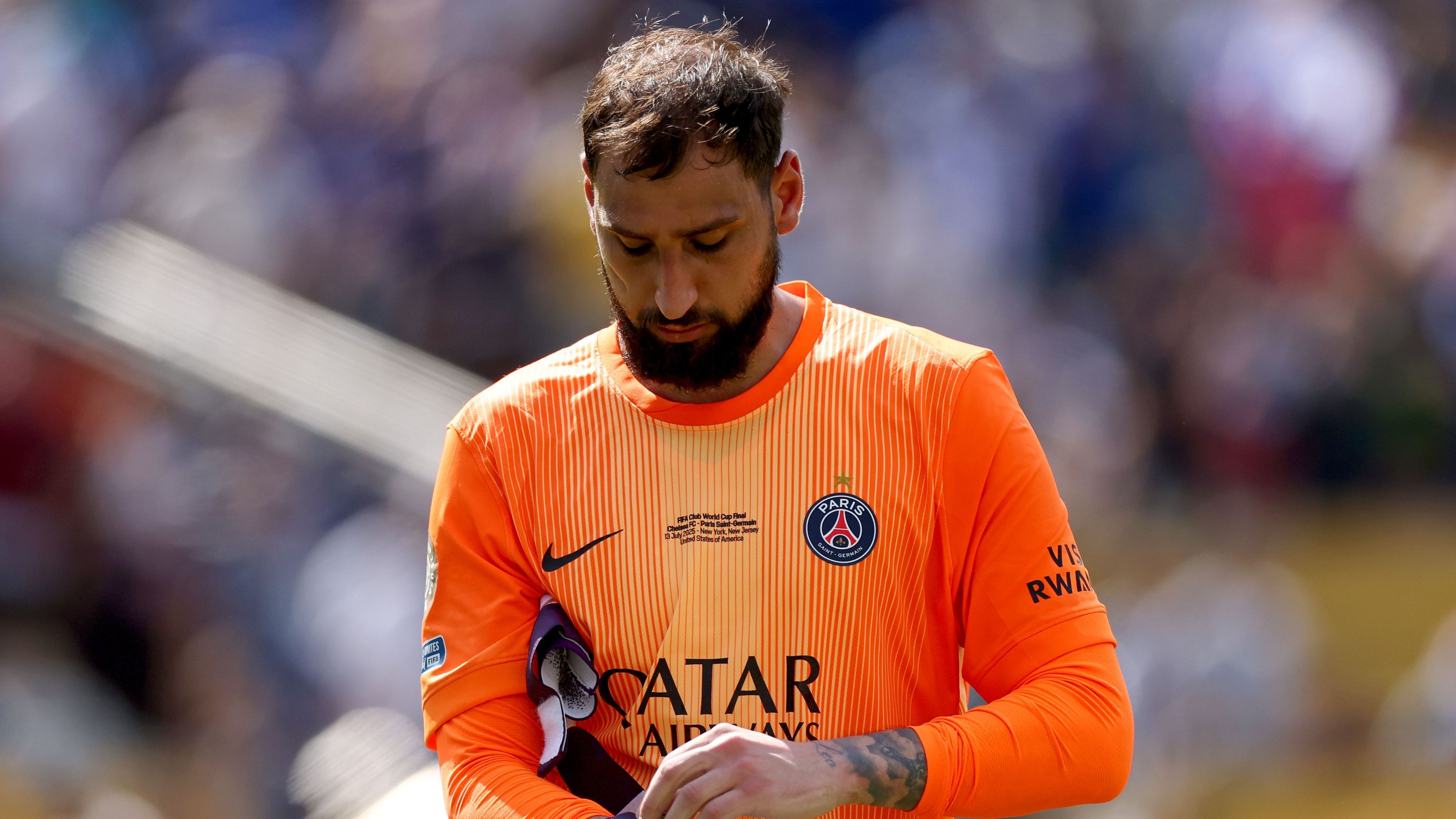 غاري نيفيل يحذر مانشستر يونايتد من أنهم سيواجهون موسمًا سيئًا آخر إذا لم يحل الشياطين الحمر مشكلة المركز