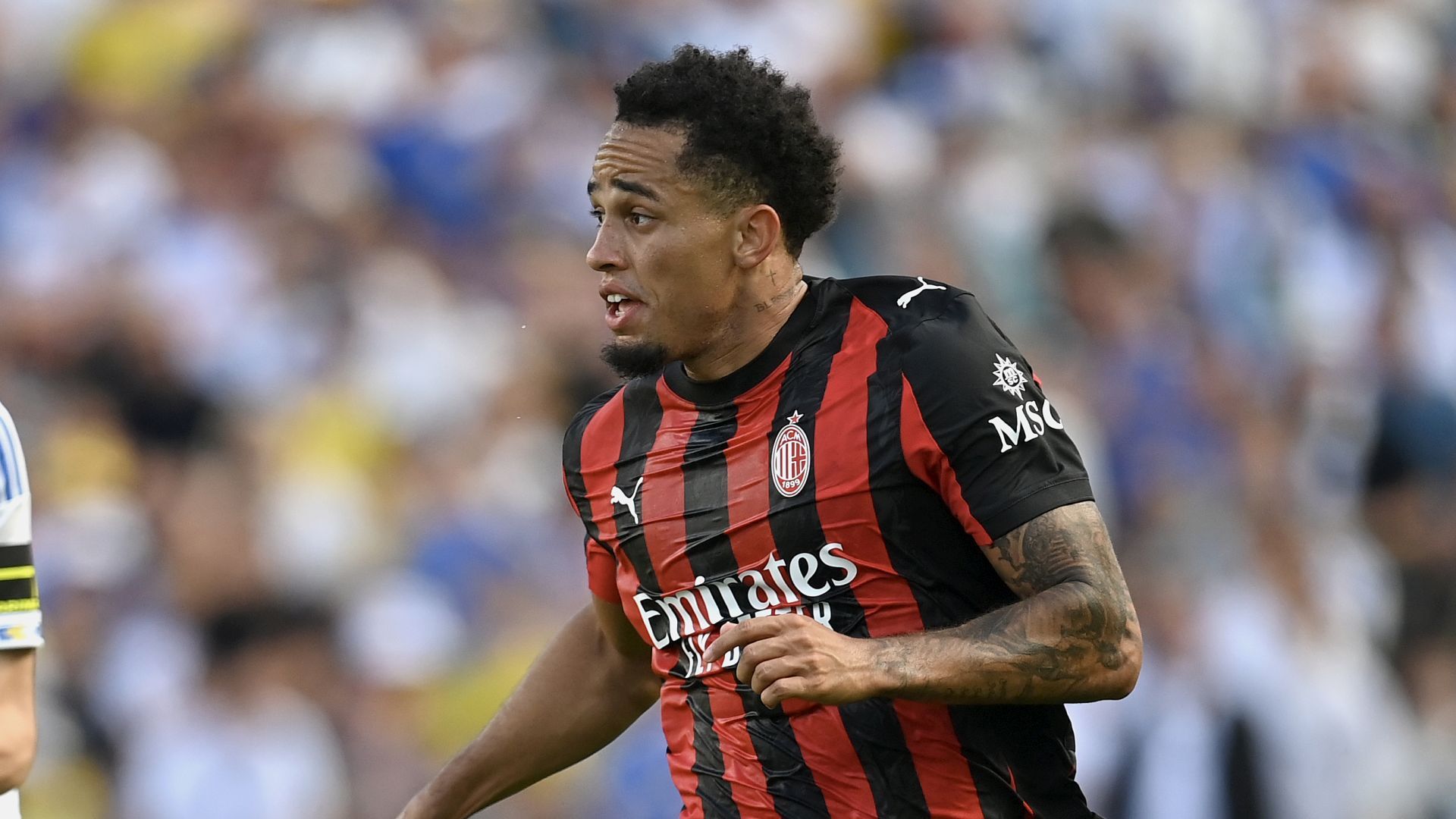 ليدز يحصل على دفعة معنوية لآماله في التعاقد مع مهاجم ميلان بعد رفض عرض بقيمة 15 مليون يورو من نادي الدوري الإيطالي