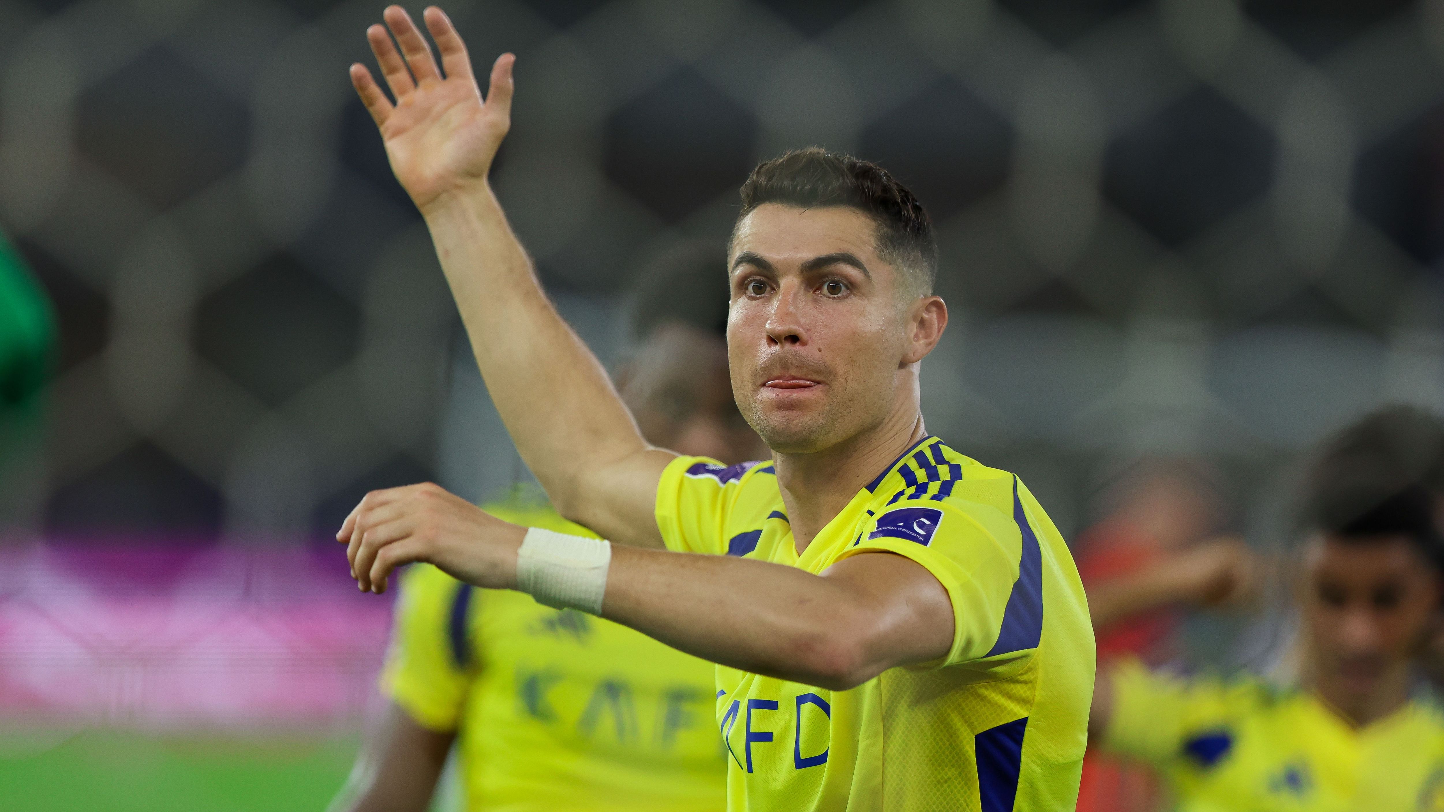 كريستيانو رونالدو وجواو فيليكس يكشفان عن قميص النصر الجديد "الخالد" لموسم 2025-2026