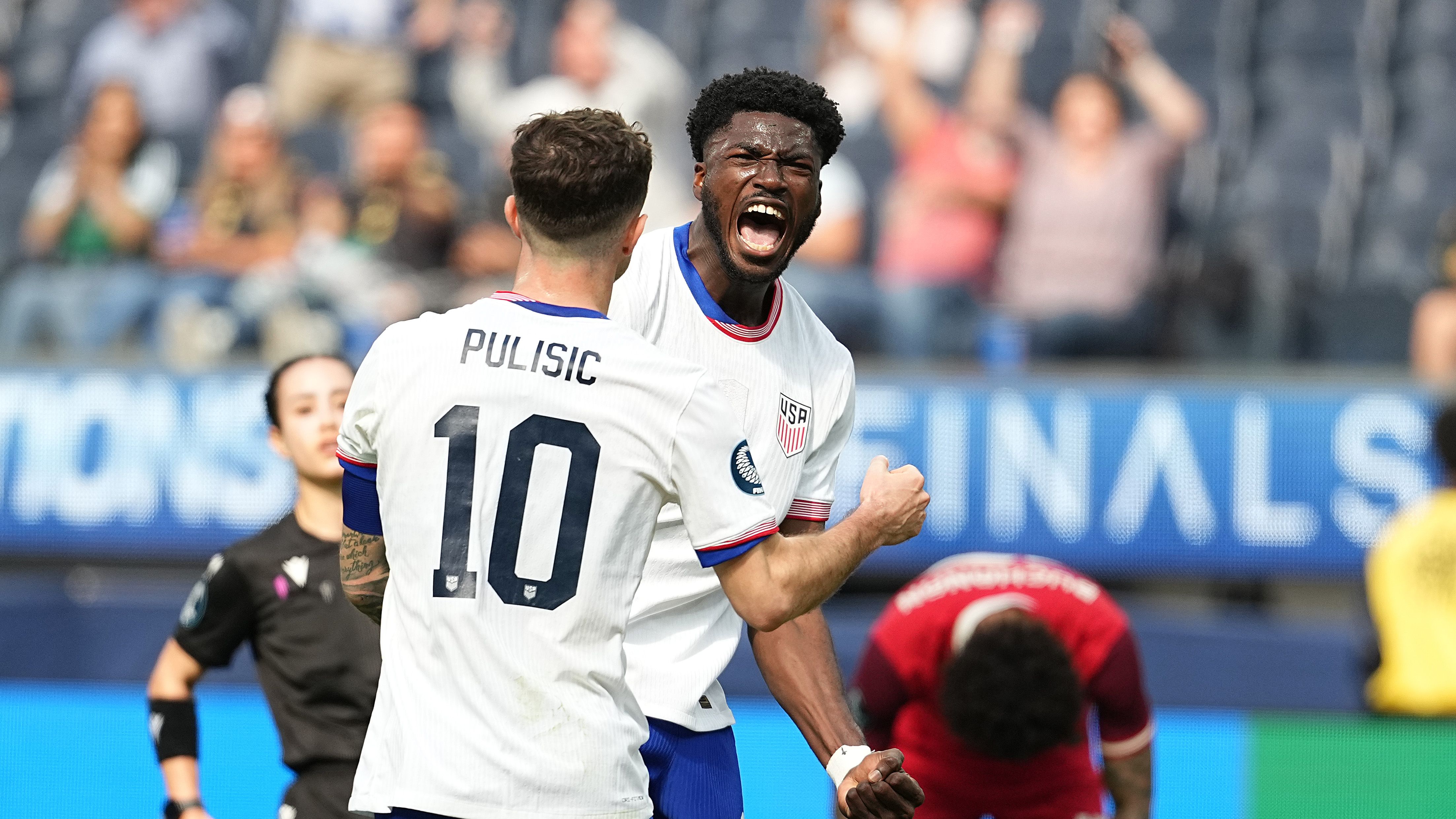 'Who brings their dad to a fight?' - Alexi Lalas, Tony Meola question Christian Pulisic's father for engaging in verbal back-and-forth