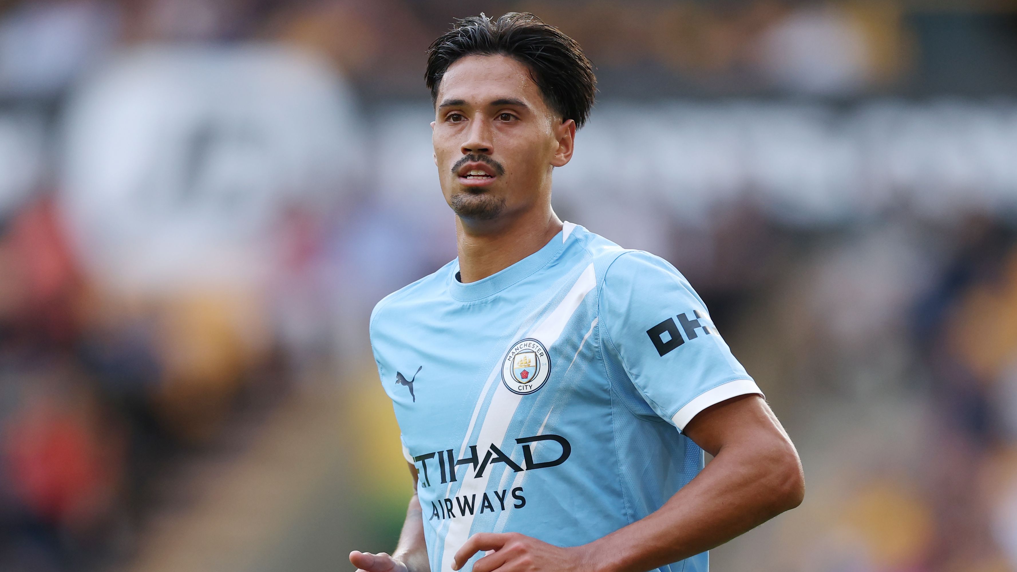 تيجاني رييندرس أفضل لاعب في العام، فيكتور جيوكيريس يفشل، وأبرز لقطات الدوري الإنجليزي الممتاز من أسبوع الافتتاح