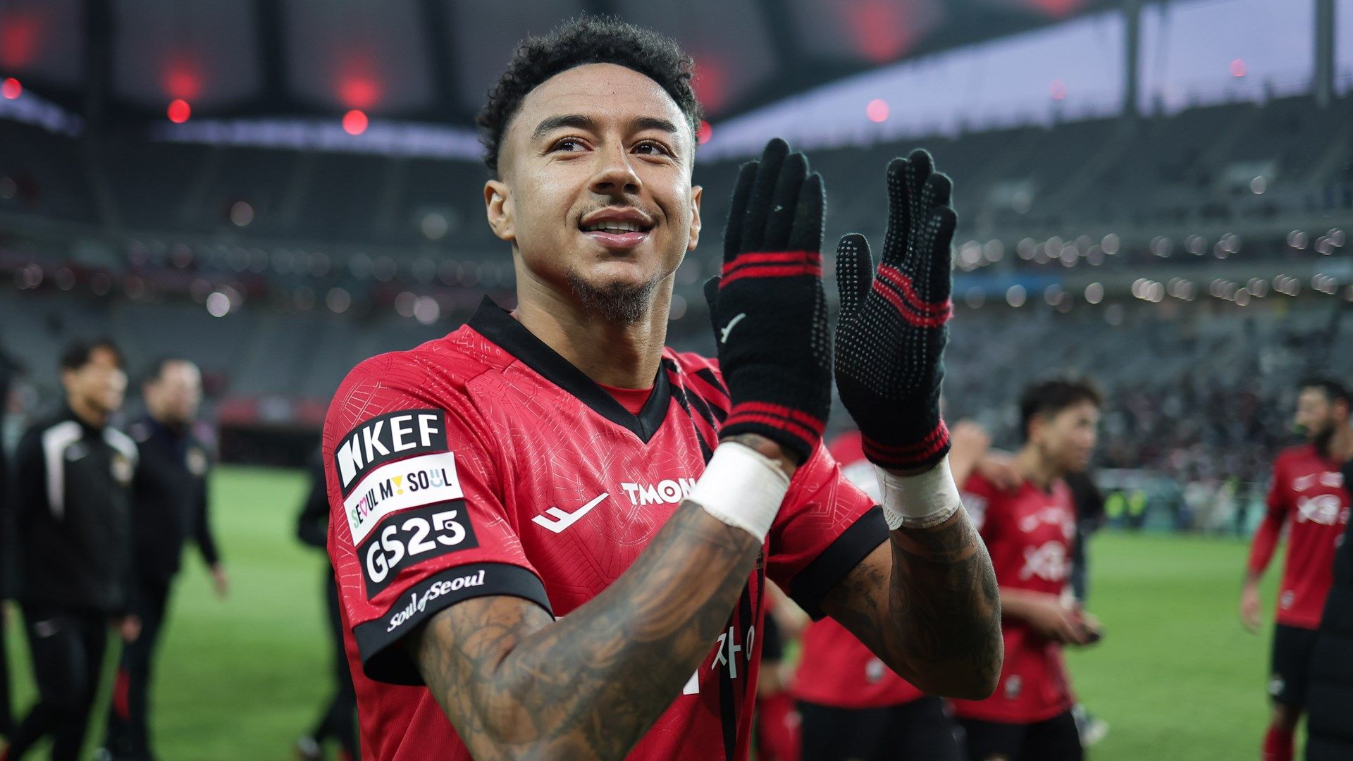نجم مانشستر يونايتد السابق جيسي لينجارد يحصد جائزة كبرى في الدوري الكوري الجنوبي للمرة الأولى بعد مسيرة رائعة مع نادي إف سي سيؤول
