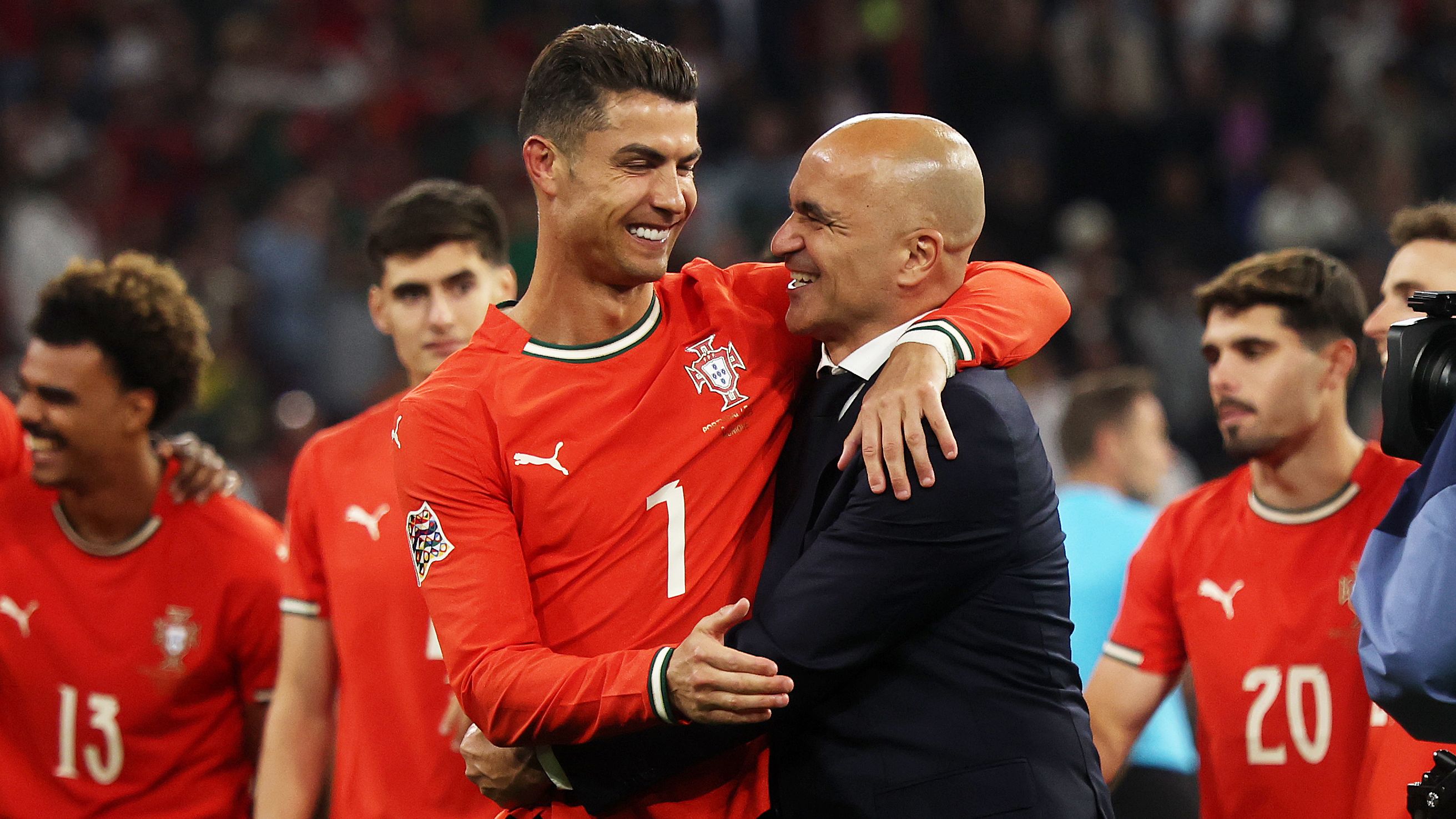 يزعم جوزيه مورينيو أن تدريب البرتغال في كأس العالم هو "قدره" بينما يفتح مدرب فنربخشة الباب أيضًا لدور مستقبلي مع إنجلترا