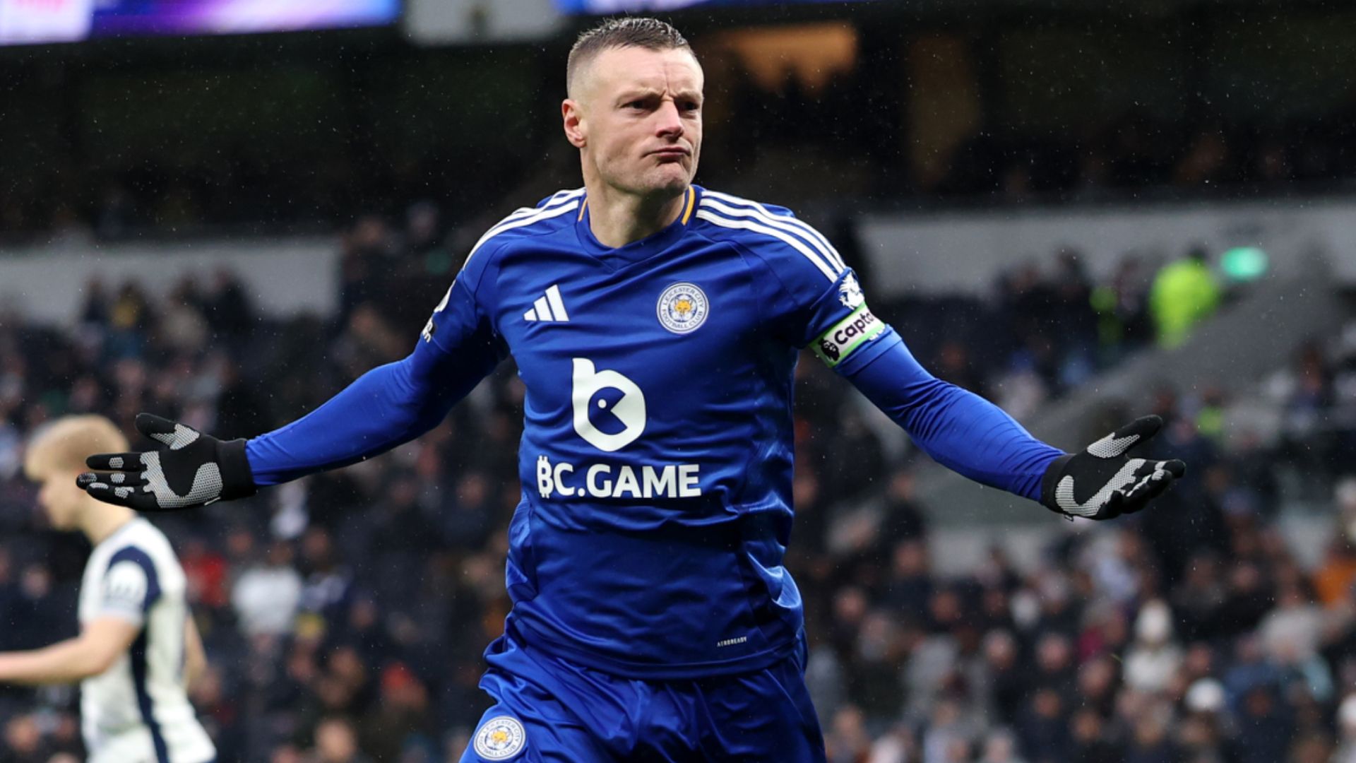 جيمي فاردي إلى نابولي؟! نجم ليستر سيتي السابق مرشح ليكون بطل الدوري الإنجليزي الممتاز القادم، لينضم إلى كيفن دي بروين وسكوت مكتوميناي، في ظل سعي أنطونيو كونتي لخلافة روميلو لوكاكو.
