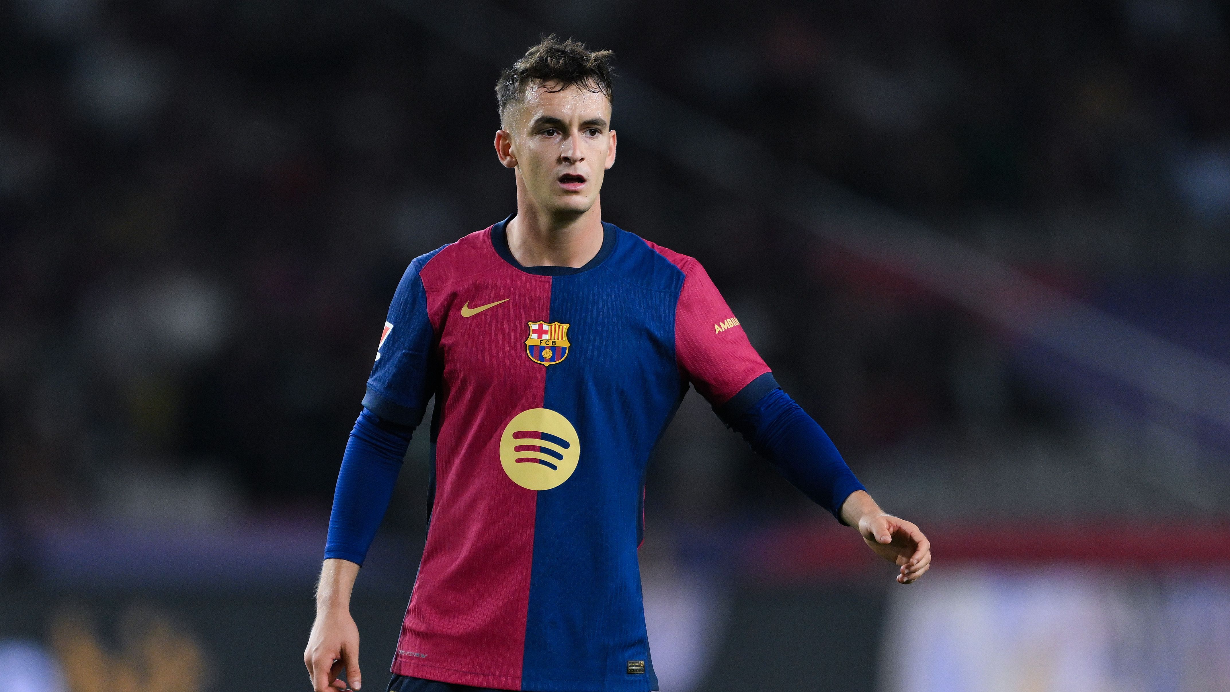 Como challenge Wolves and West Ham to Marc Casado signing after Barcelona warn midfielder he won't play despite wanting to stay at La Liga champions