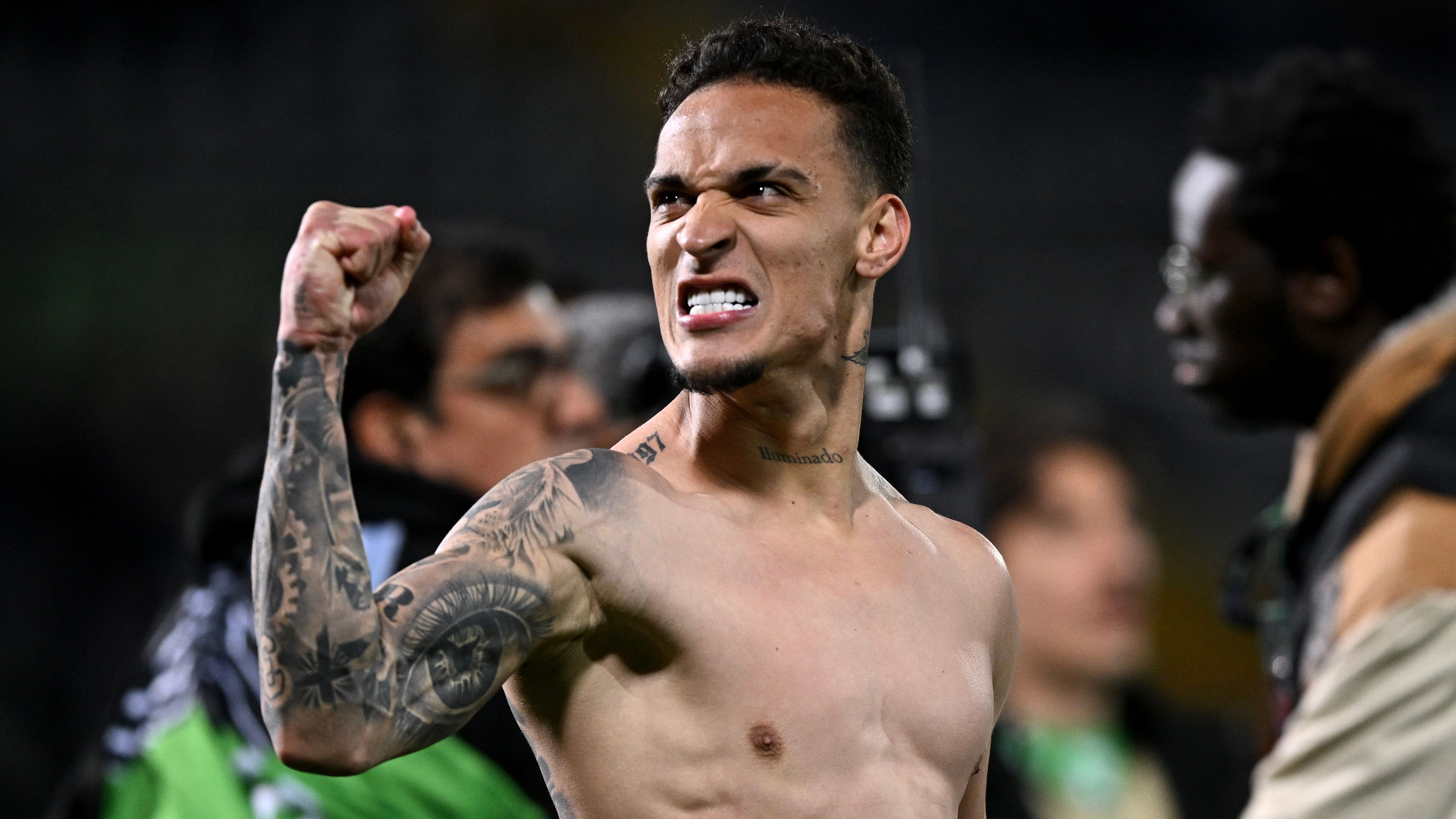 Antony warns Man Utd he is prepared to wait until end of transfer window in bid to force Real Betis return after La Liga side reserve No.7 jersey for Brazilian winger